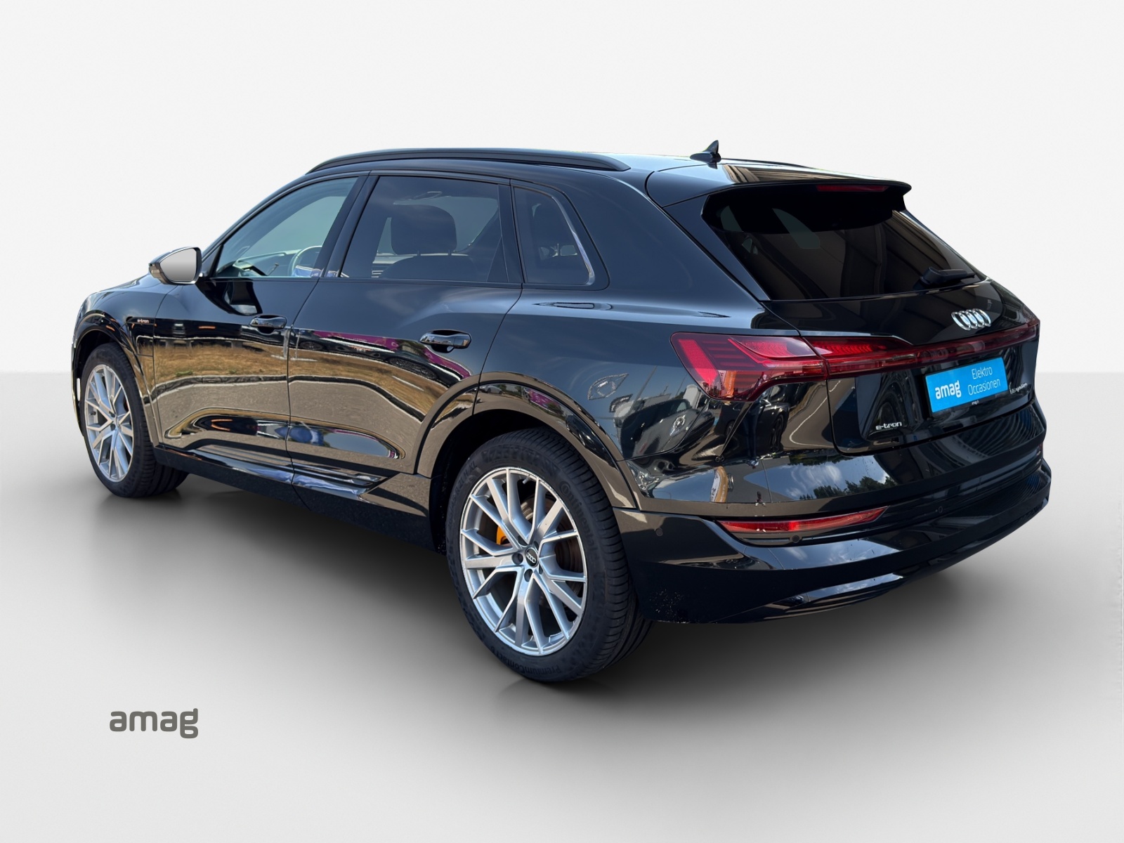 AUDI e-tron 55 Advanced quattro-image-2