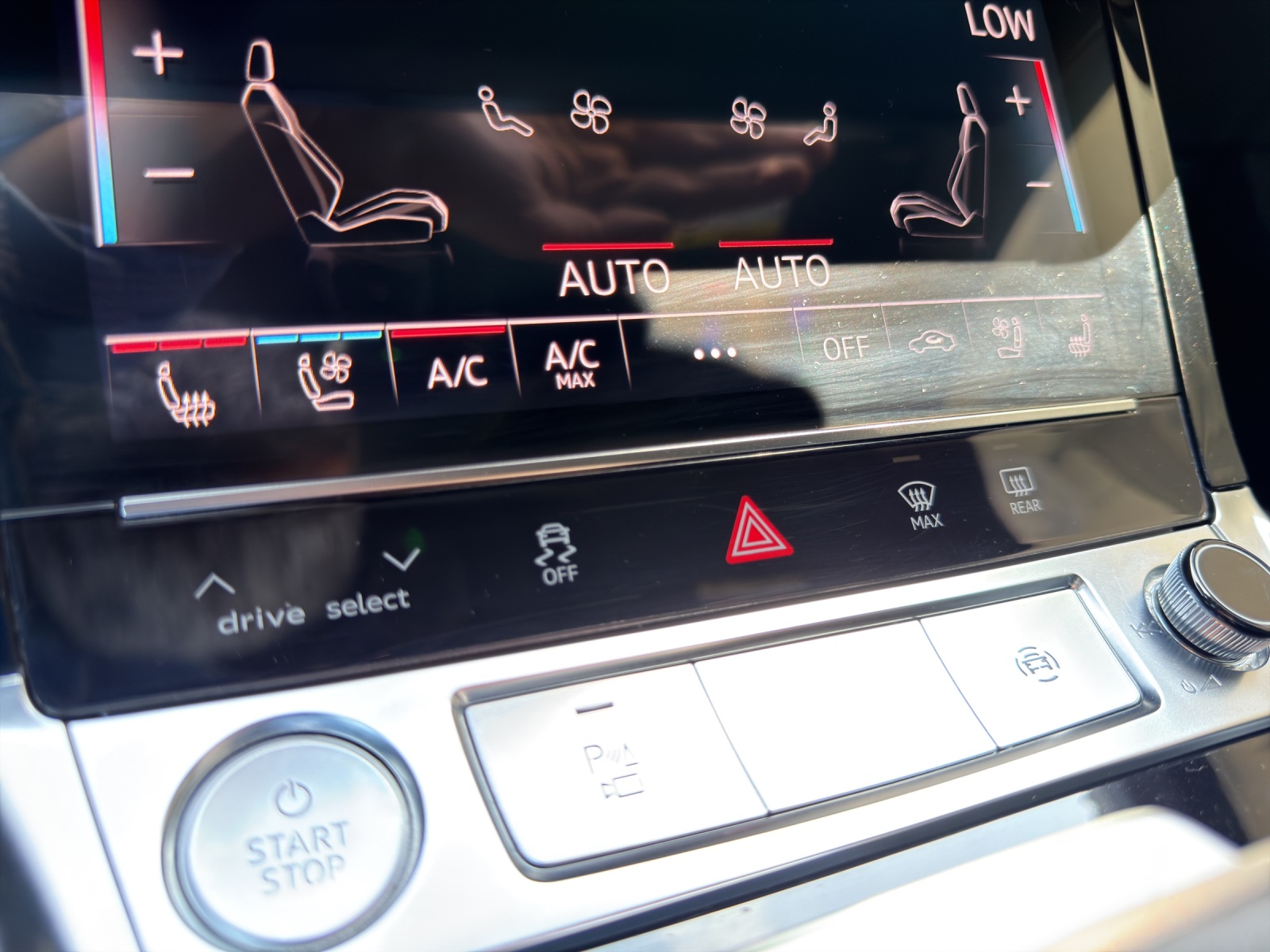 AUDI e-tron 55 Advanced quattro-image-14