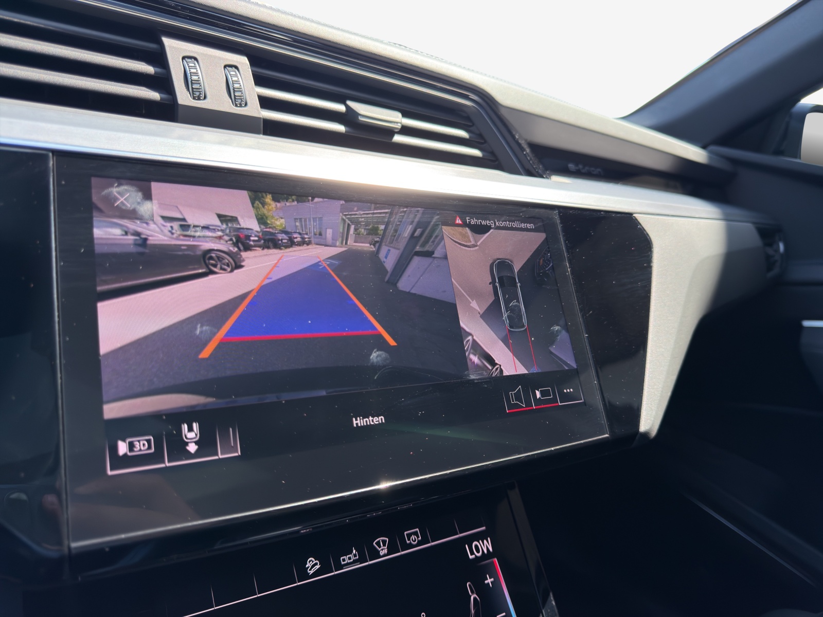 AUDI e-tron 55 Advanced quattro-image-15