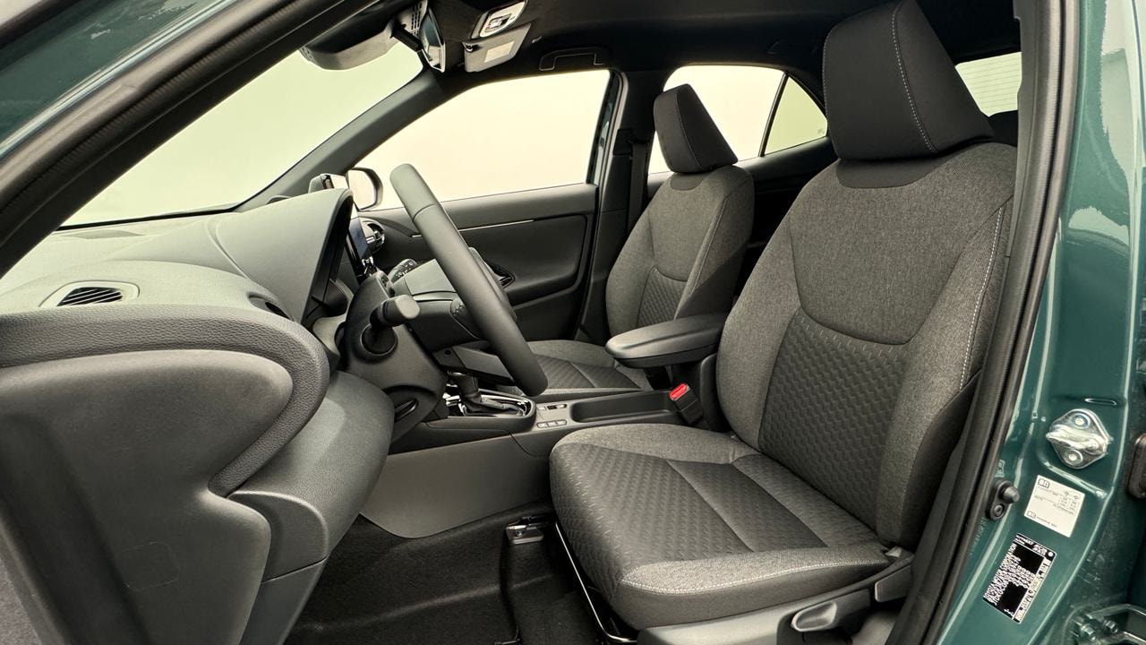 TOYOTA Yaris Cross 1.5 Style e-CVT-image-4