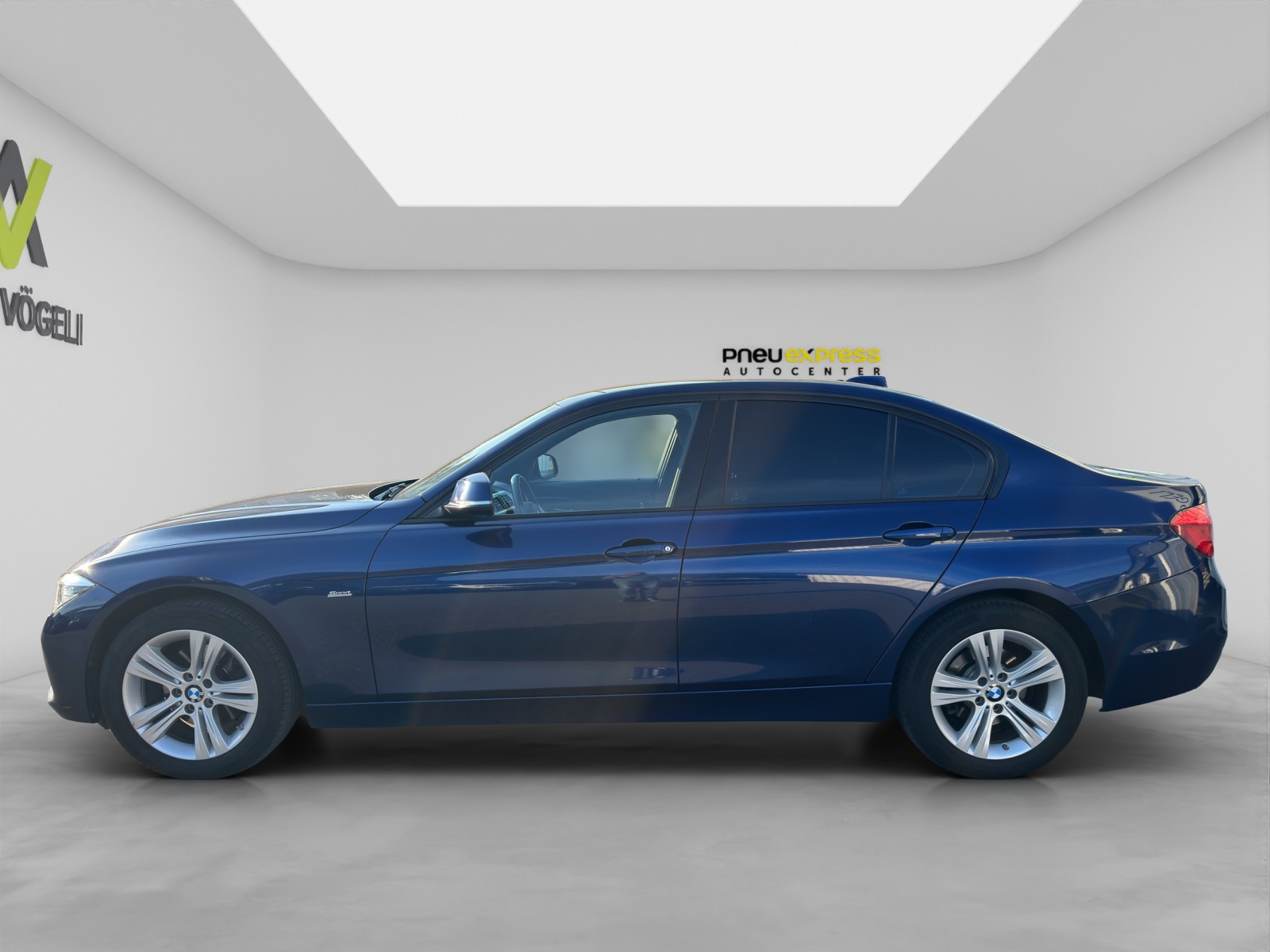 BMW 320d xDrive-image-2