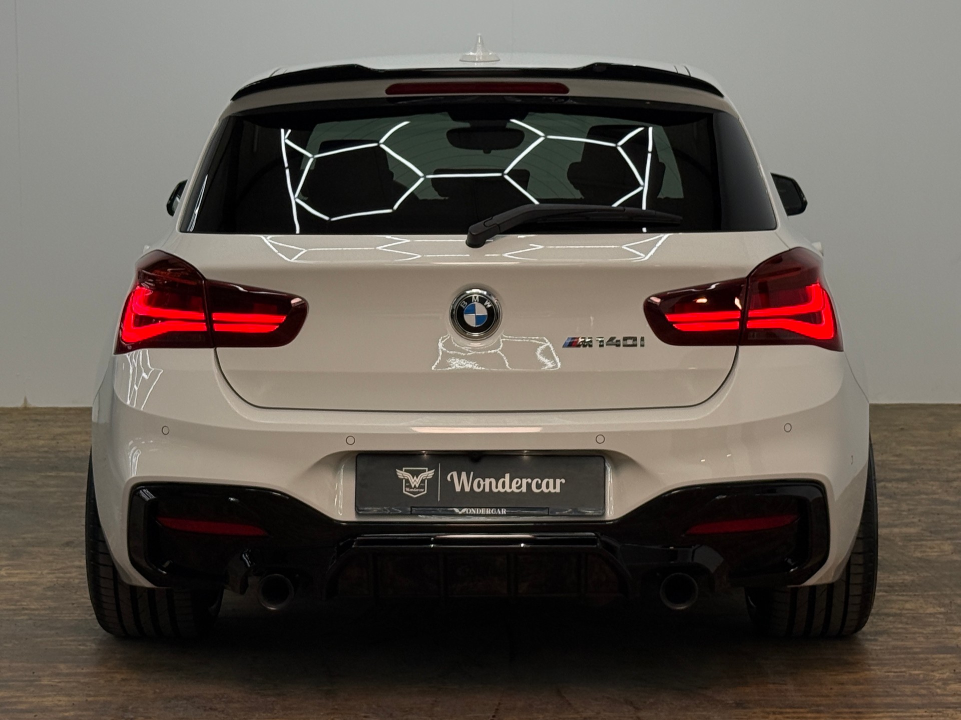 BMW M140i xDrive Steptronic-image-11