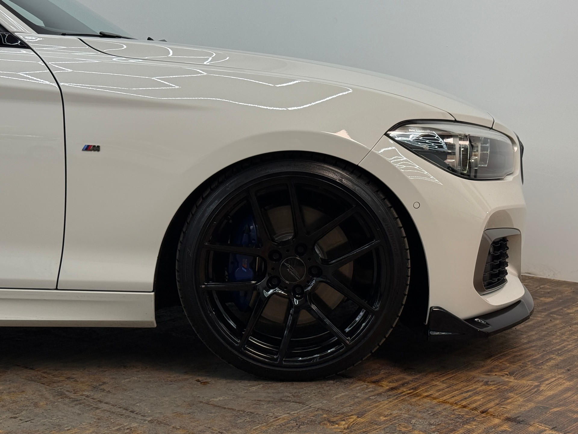 BMW M140i xDrive Steptronic-image-17