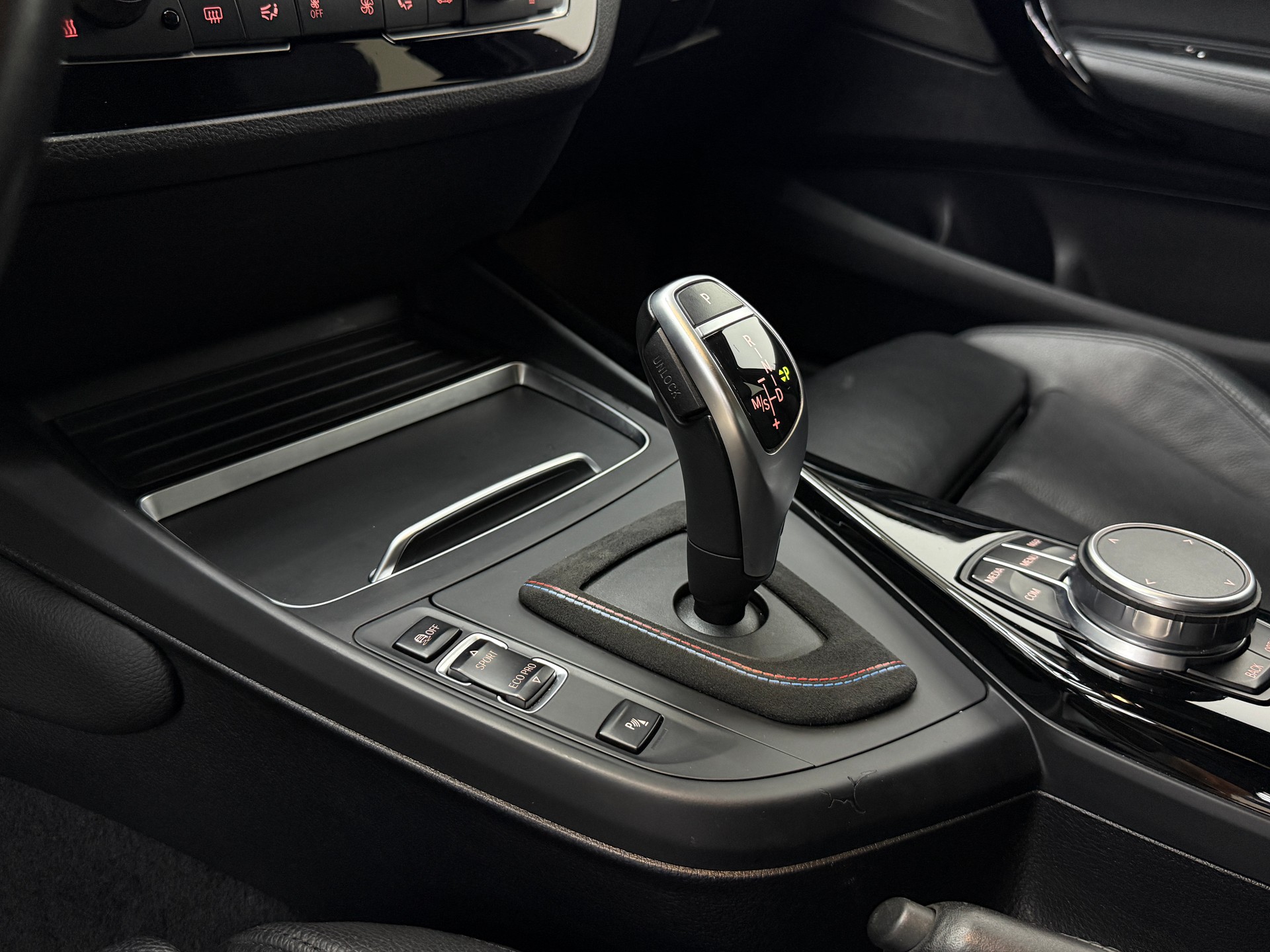 BMW M140i xDrive Steptronic-image-29