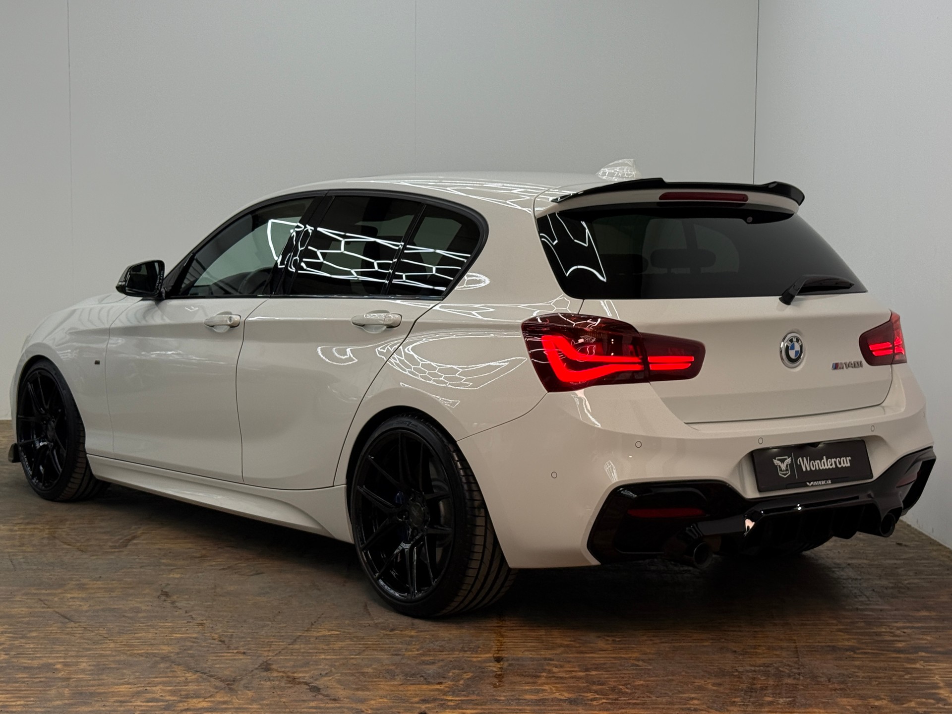 BMW M140i xDrive Steptronic-image-9