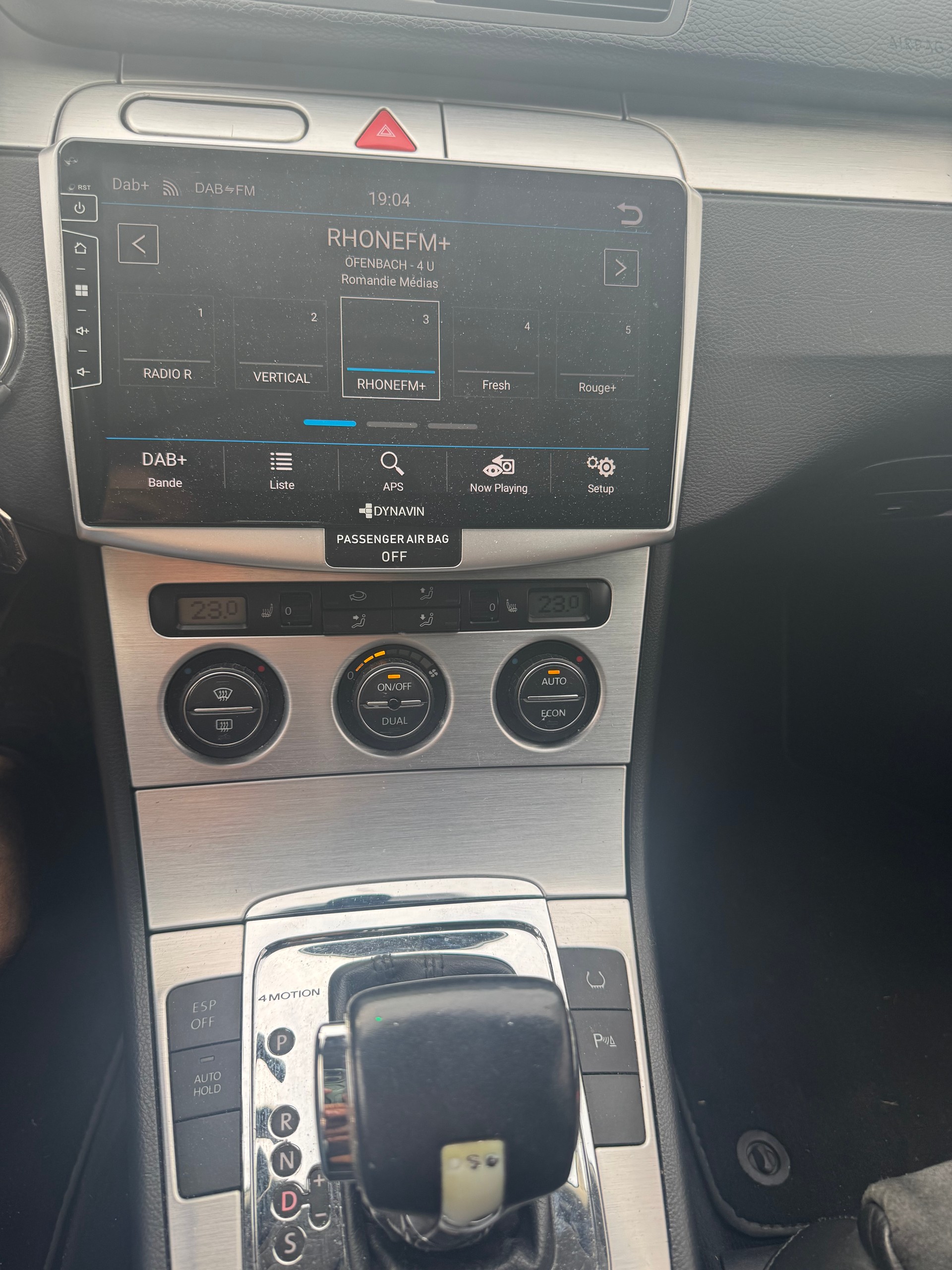 VW Passat Variant 3.2 V6 FSI Sportline 4Motion-image-10