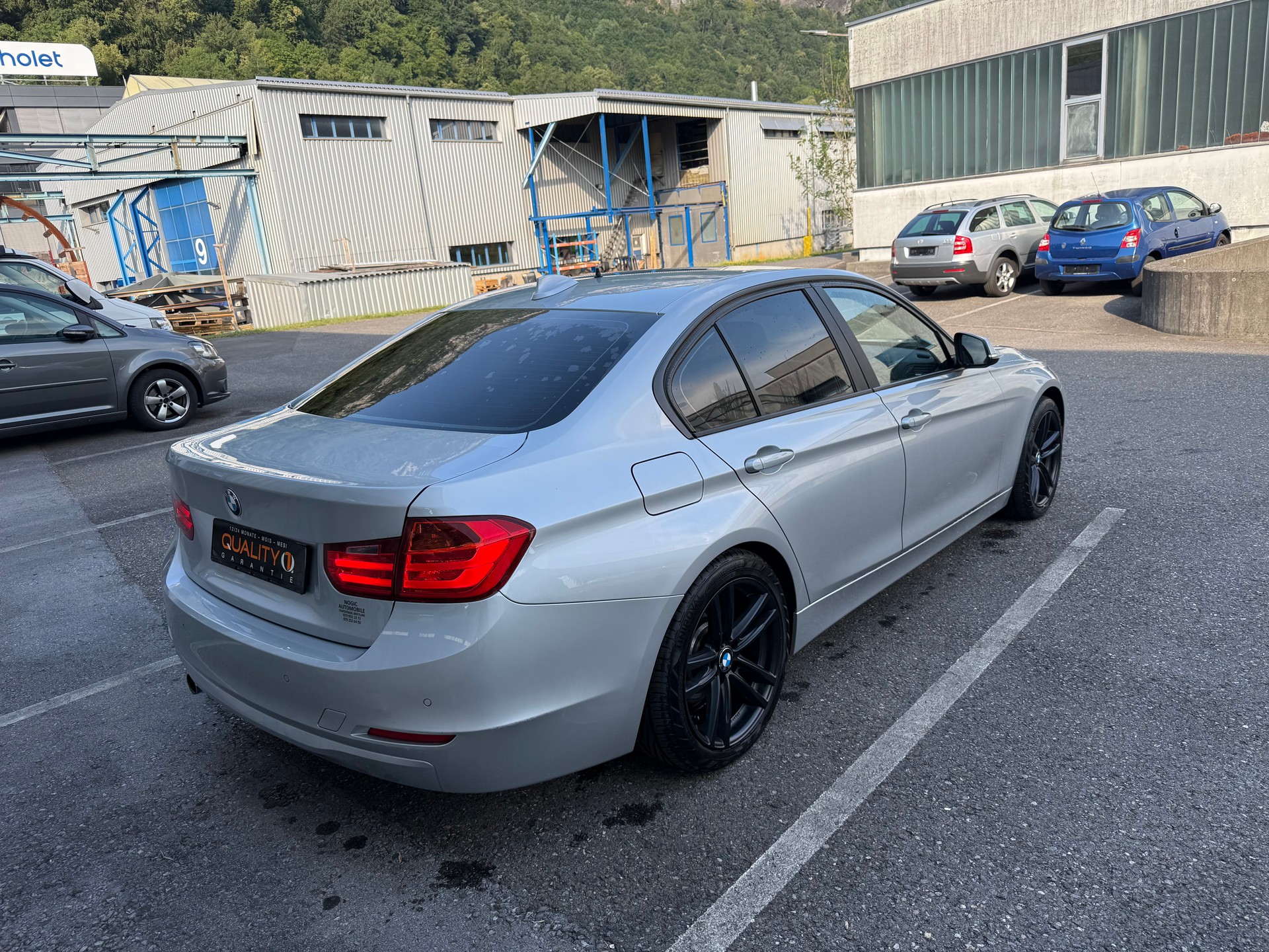 BMW 320d xDrive Modern Line Steptronic-image-12