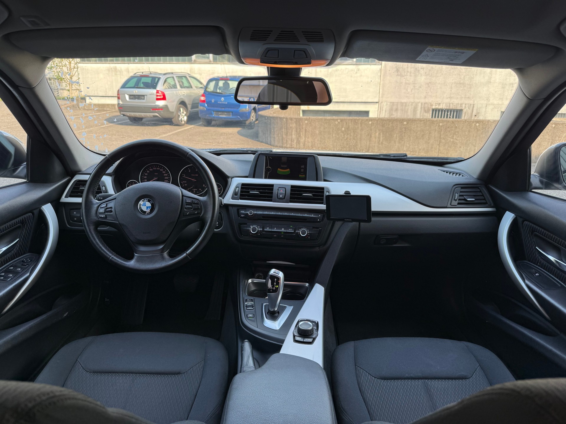 BMW 320d xDrive Modern Line Steptronic-image-7