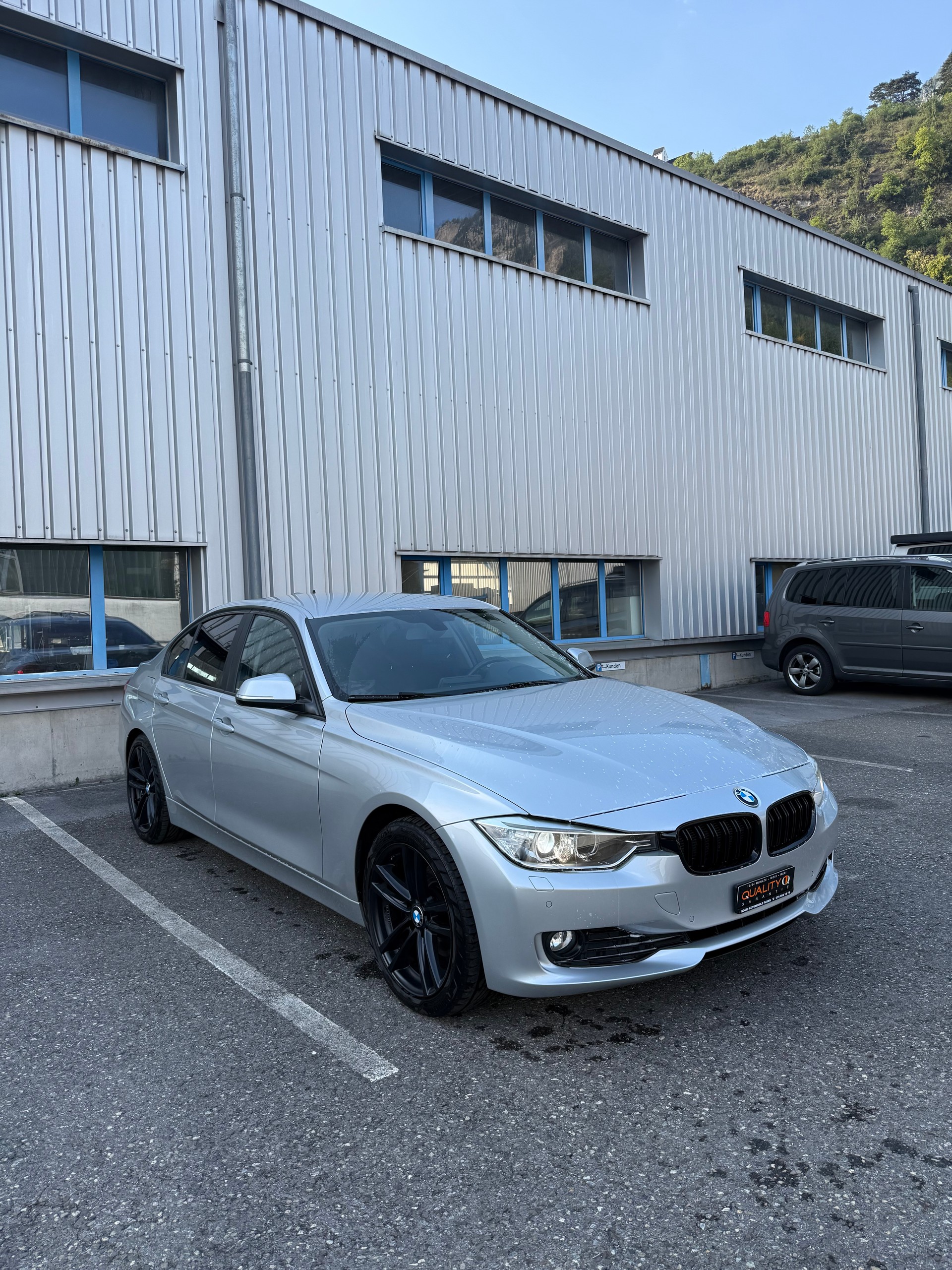BMW 320d xDrive Modern Line Steptronic-image-3