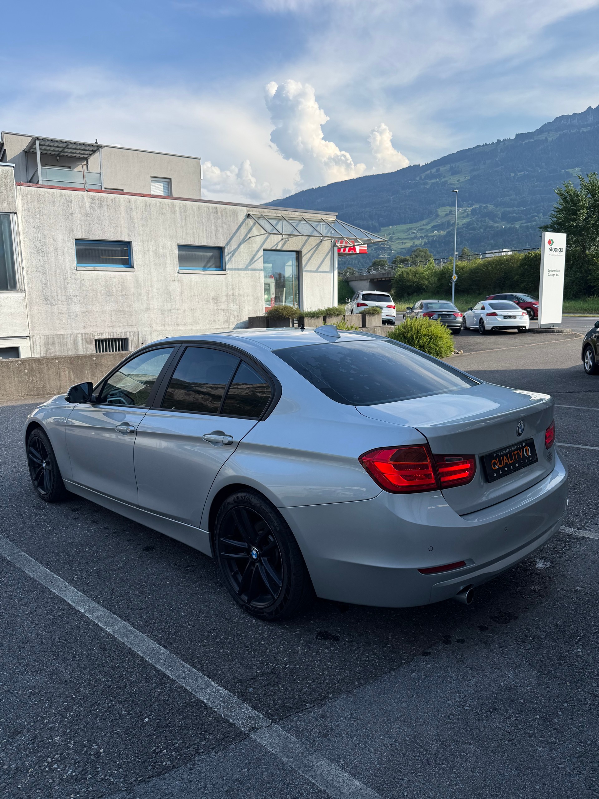 BMW 320d xDrive Modern Line Steptronic-image-9