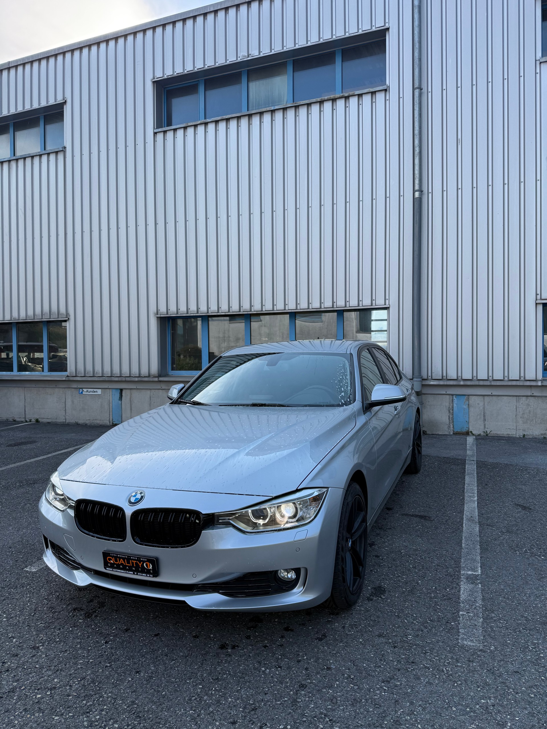 BMW 320d xDrive Modern Line Steptronic-image-0