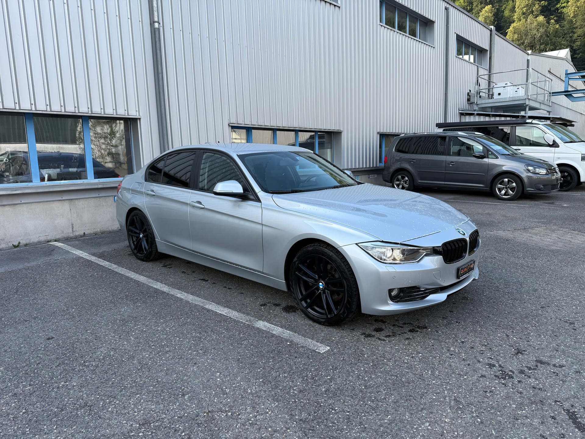 BMW 320d xDrive Modern Line Steptronic-image-4