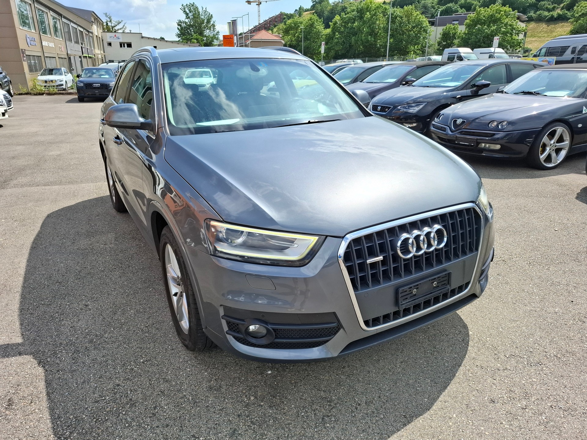 AUDI Q3 2.0 TFSI quattro S-tronic-image-2