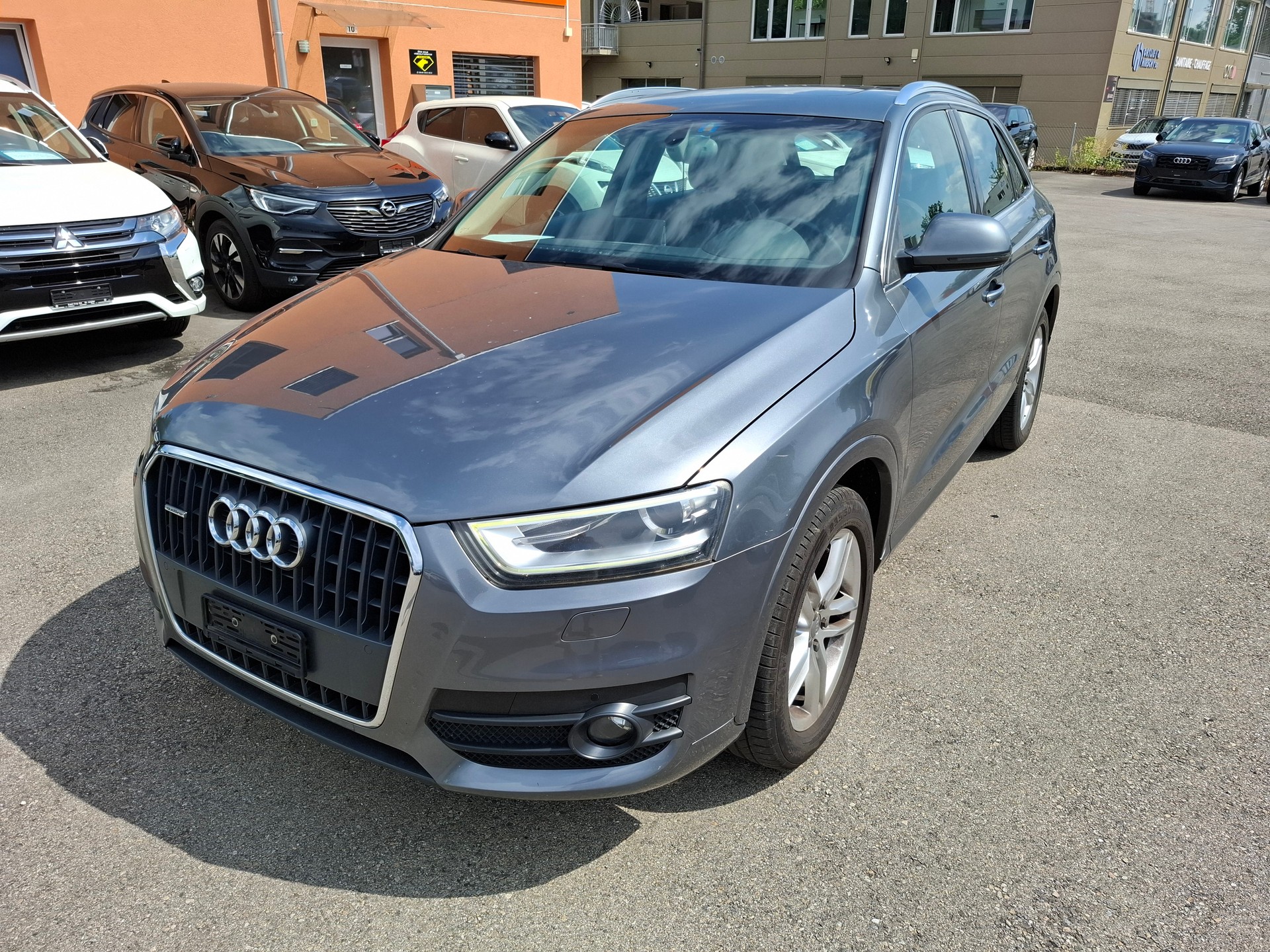AUDI Q3 2.0 TFSI quattro S-tronic-image-0