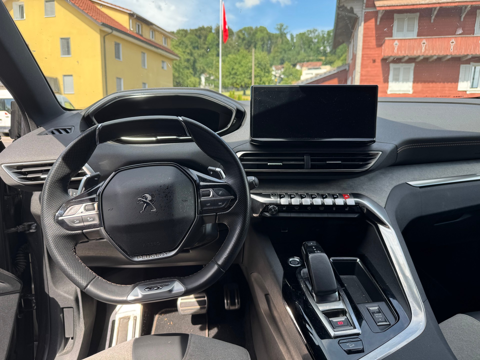PEUGEOT 3008 300e Hybrid4 GT EAT8-image-6