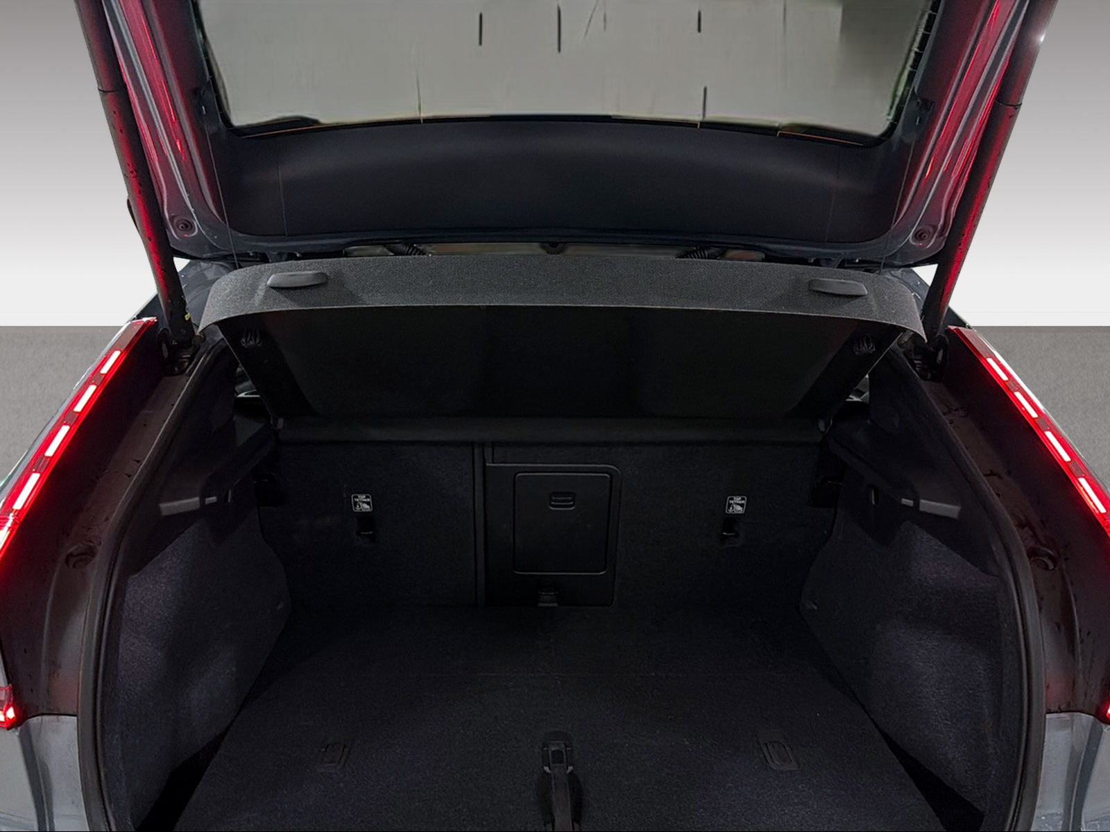 VOLVO C40 P6 Recharge Ultimate-image-5