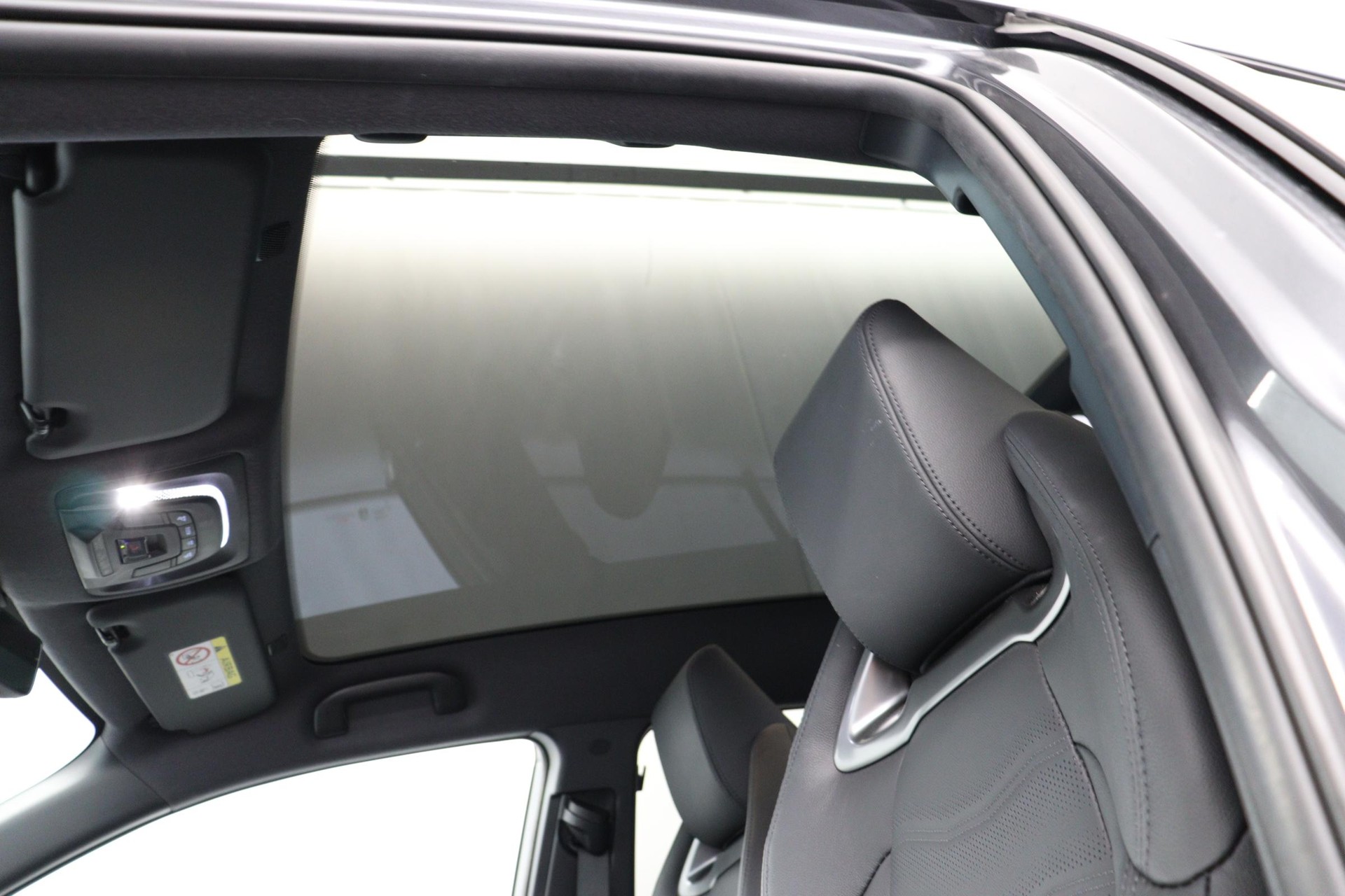 TOYOTA C-HR 2.0 PHEV Style-image-14