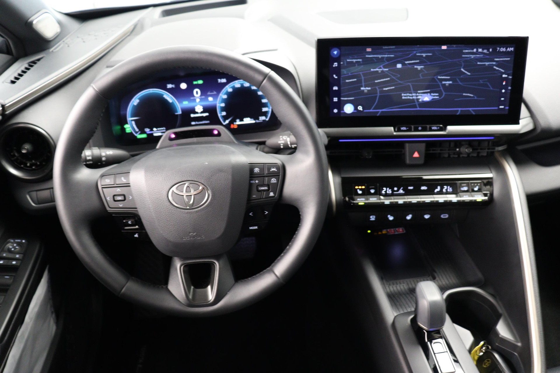 TOYOTA C-HR 2.0 PHEV Style-image-4