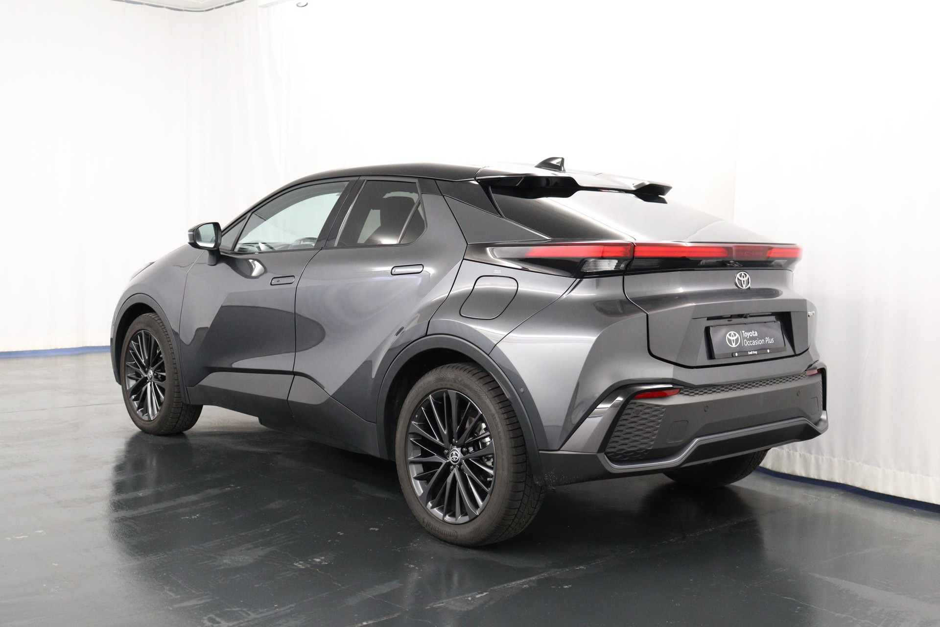 TOYOTA C-HR 2.0 PHEV Style-image-6