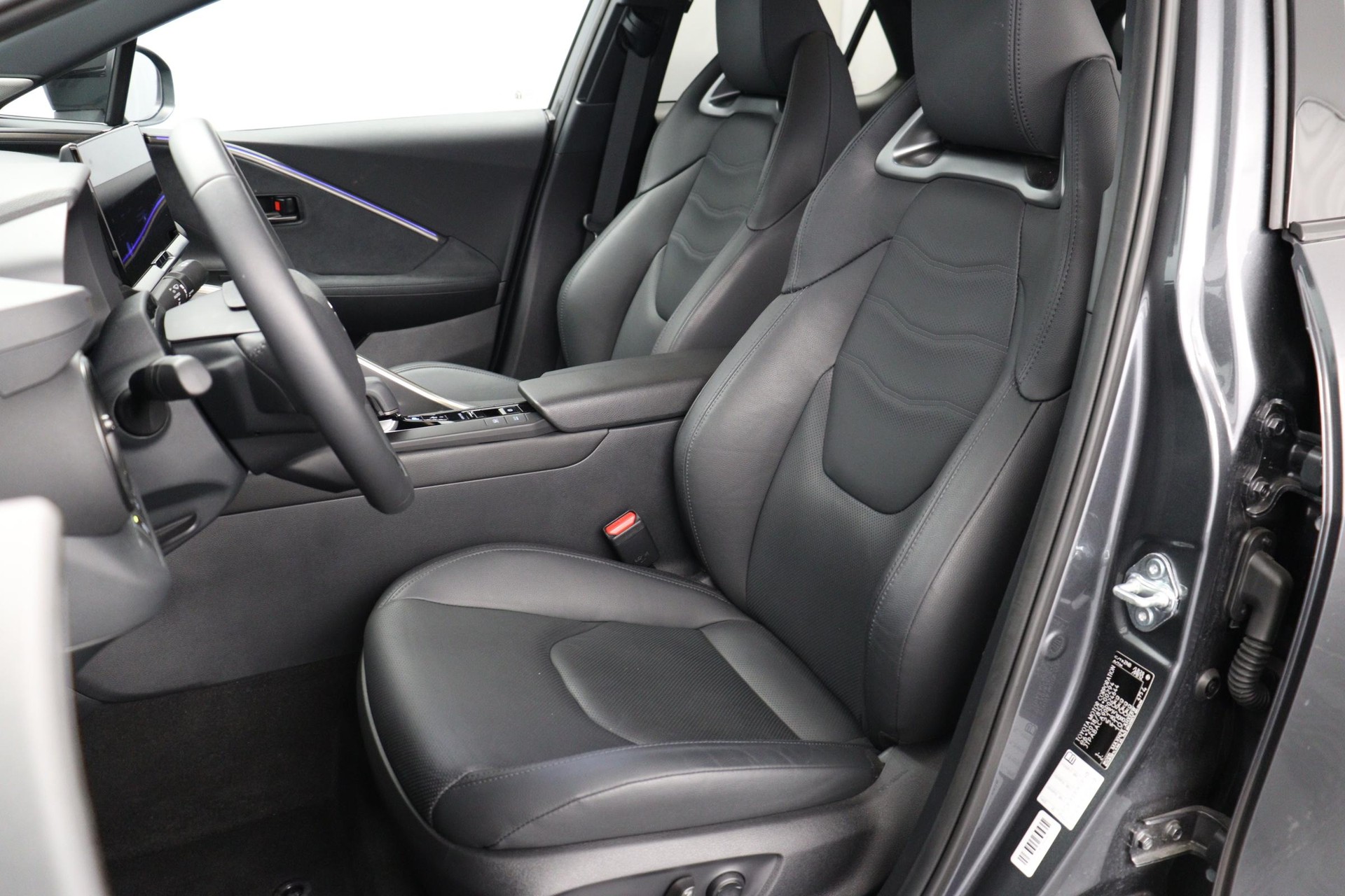 TOYOTA C-HR 2.0 PHEV Style-image-2