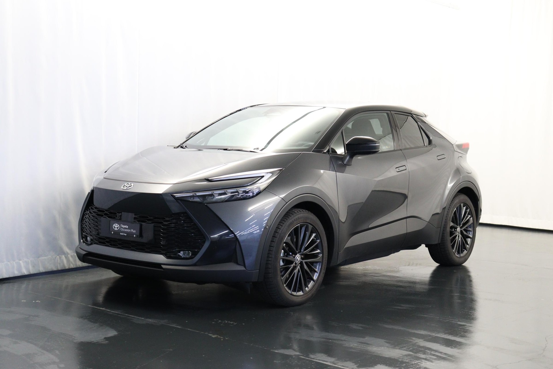 TOYOTA C-HR 2.0 PHEV Style-image-1
