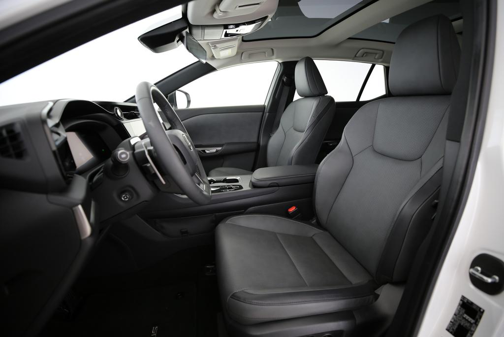 LEXUS RZ 450e Comfort-image-3