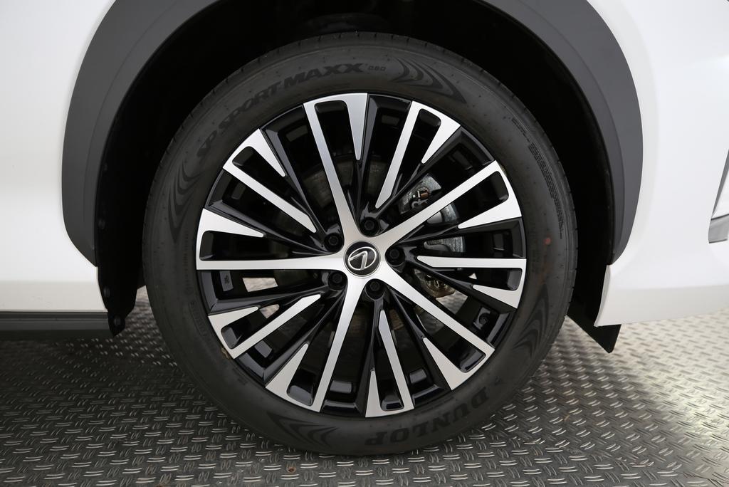 LEXUS RZ 450e Comfort-image-12