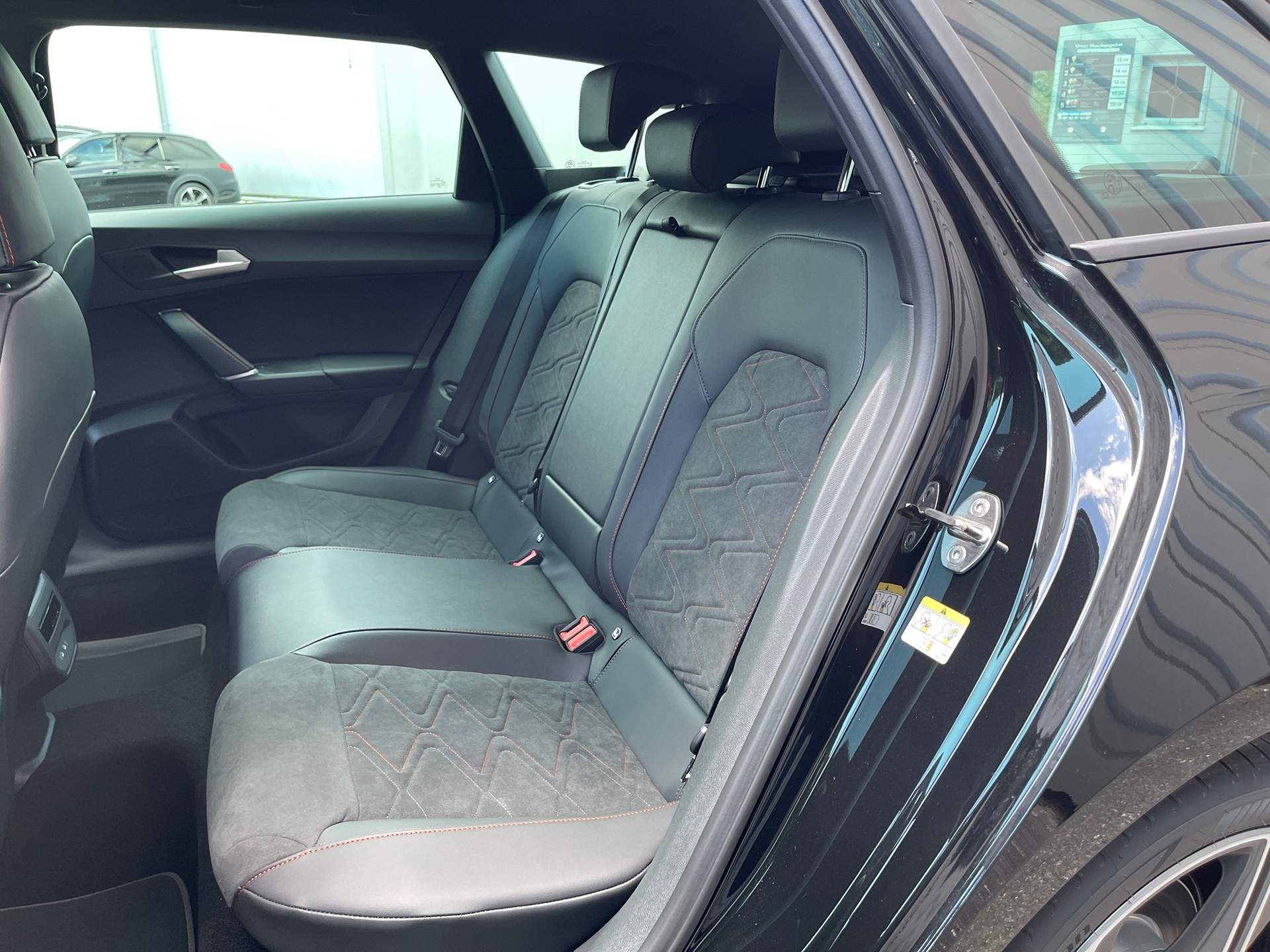 SEAT Leon ST 1.5 eHybrid pHEV DSG Move FR-image-5