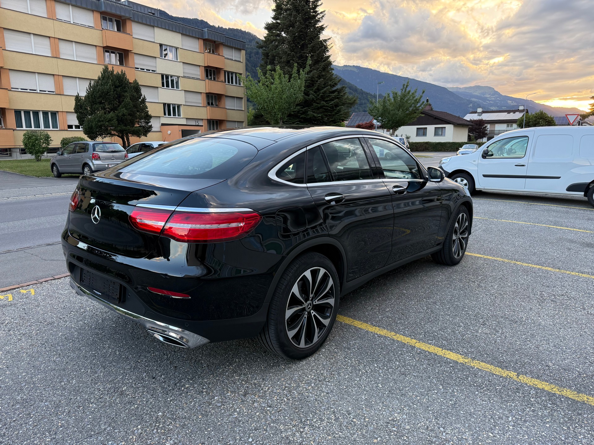 MERCEDES-BENZ GLC Coupé 250 d 4Matic 9G-Tronic-image-4