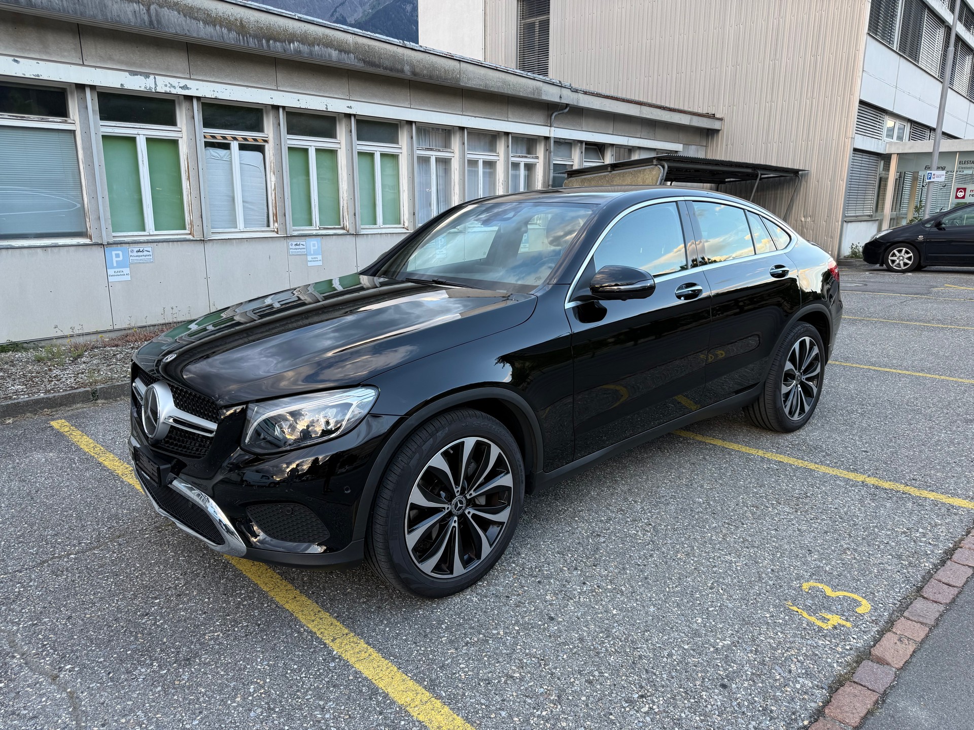 MERCEDES-BENZ GLC Coupé 250 d 4Matic 9G-Tronic-image-2