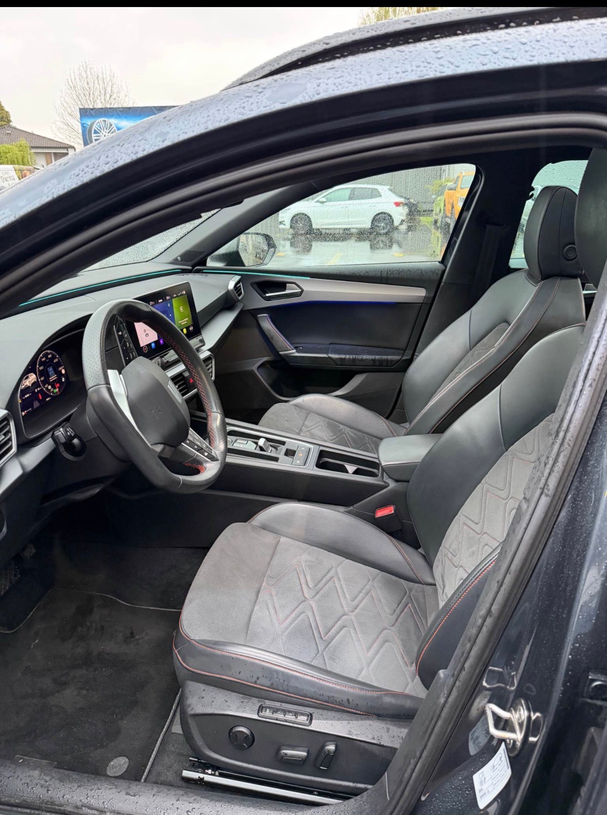 SEAT Leon ST 1.5 eTSI mHEV DSG Hola FR-image-2