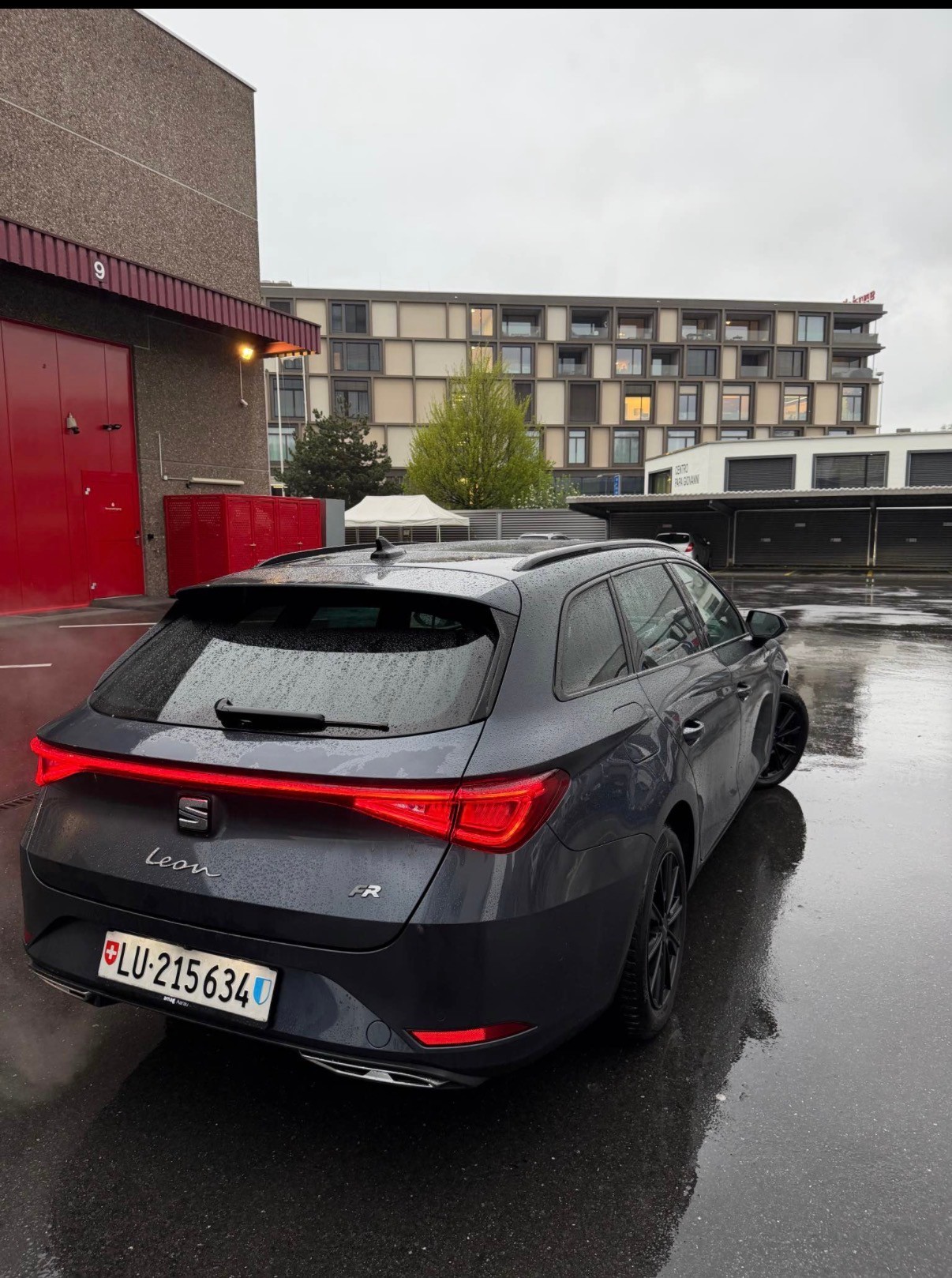 SEAT Leon ST 1.5 eTSI mHEV DSG Hola FR-image-1
