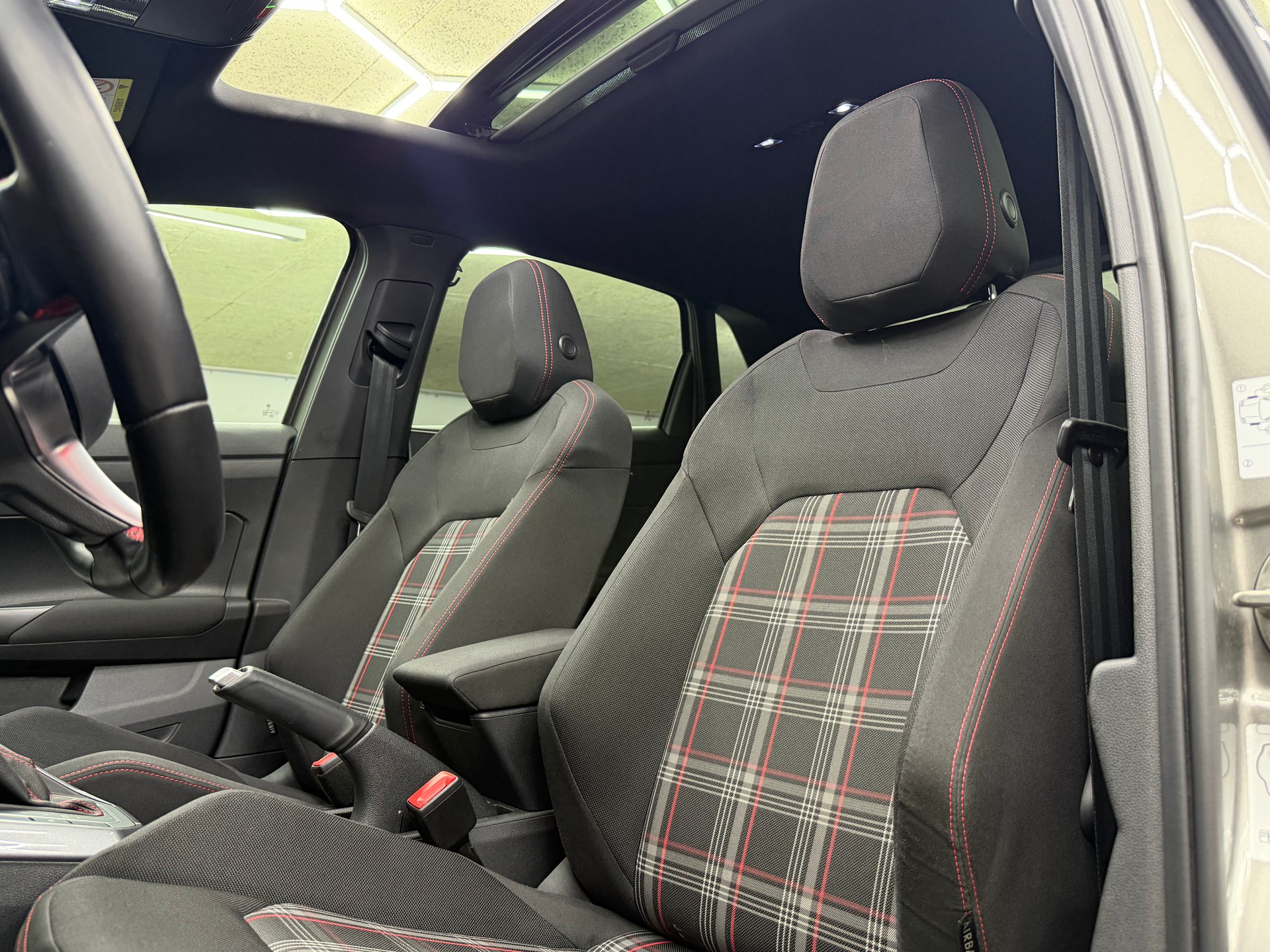 VW Polo 2.0 TSI GTI DSG-image-8