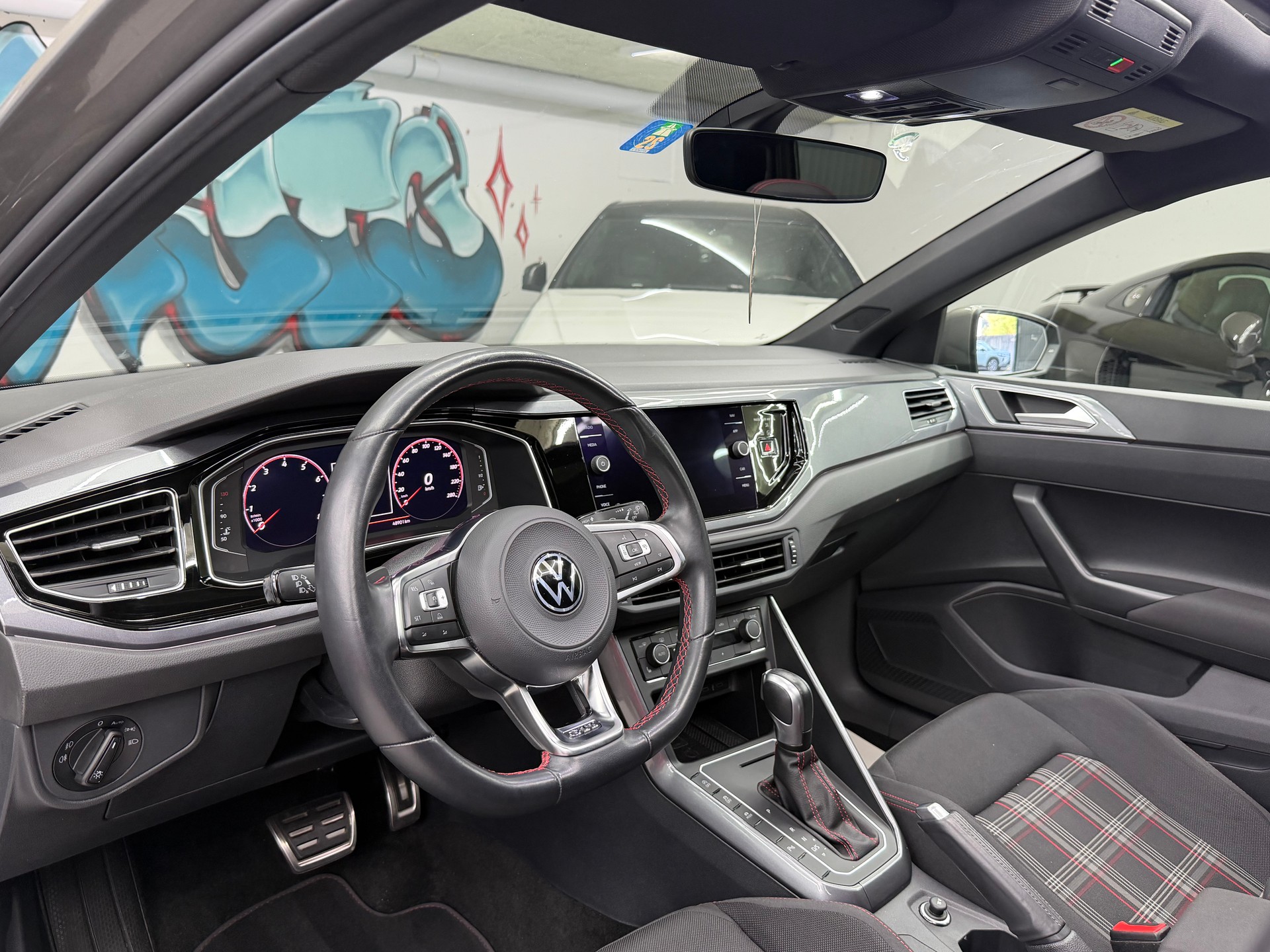 VW Polo 2.0 TSI GTI DSG-image-7