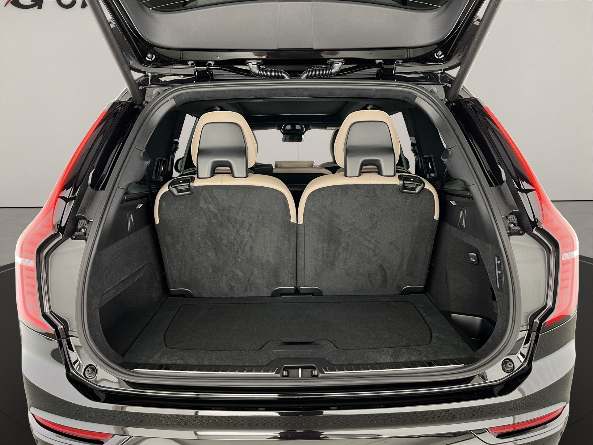 VOLVO XC90 2.0 T8 TE Ultra Dark eAWD-image-5