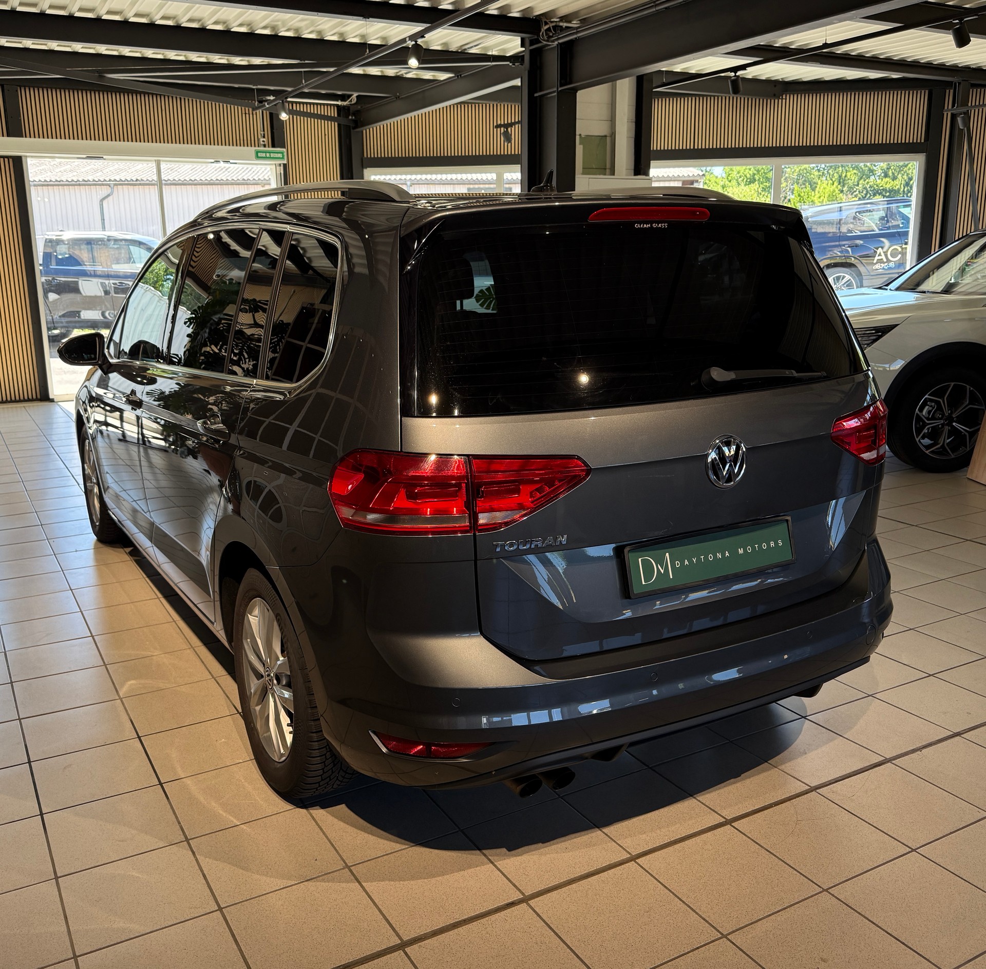 VW Touran 1.4 TSI BlueMotion Technology Comfortline DSG-image-3