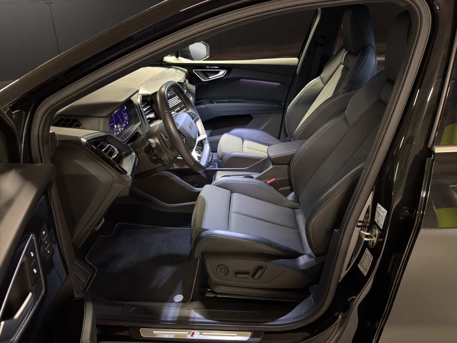 AUDI Q4 e-tron 35-image-7