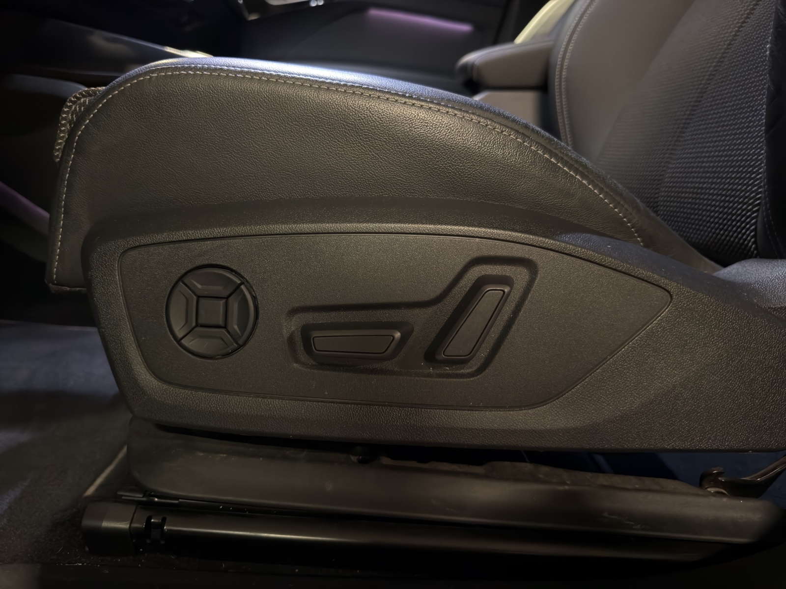 AUDI Q4 e-tron 35-image-25