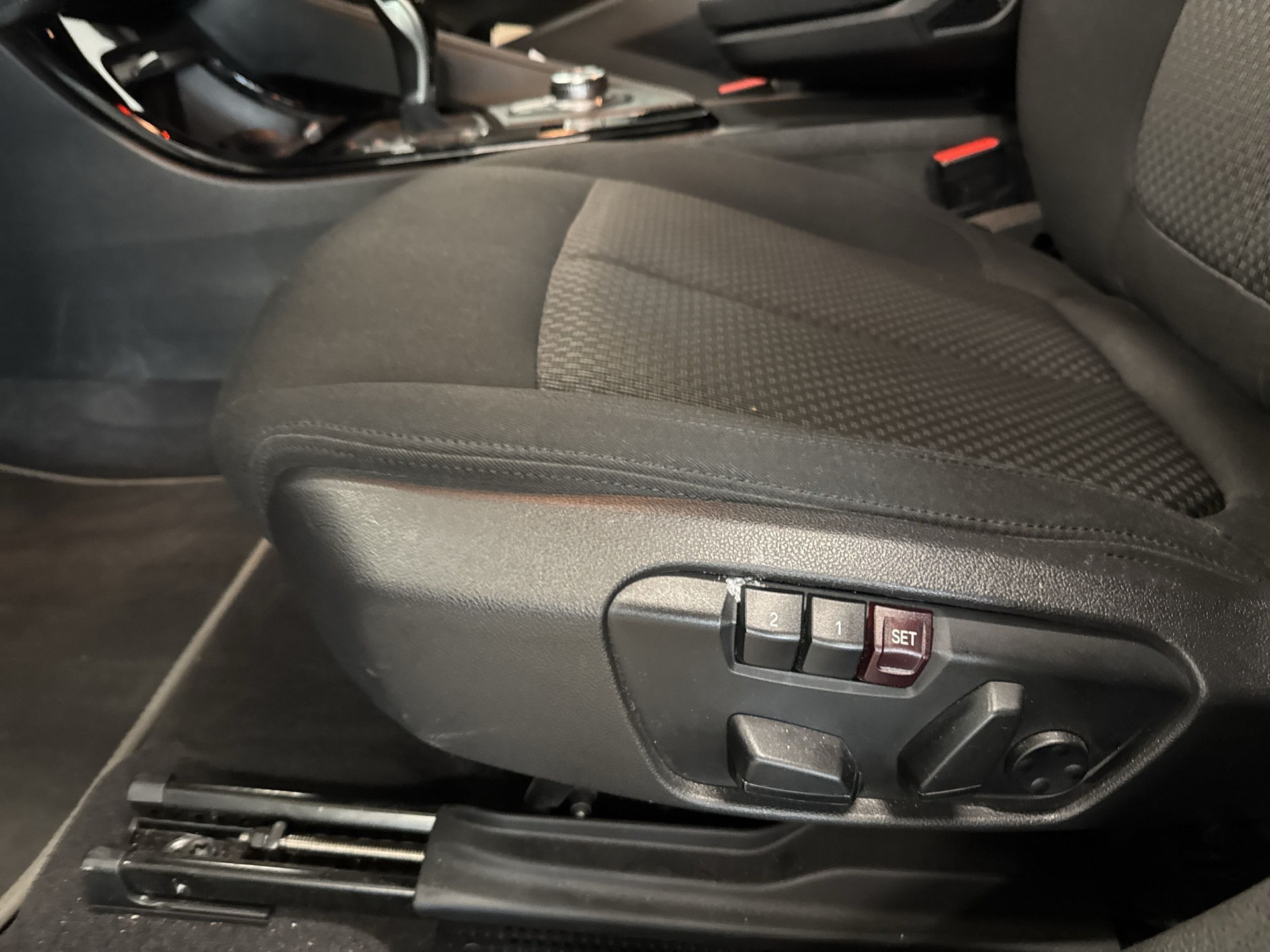 BMW X2 xDrive 18d Steptronic-image-18