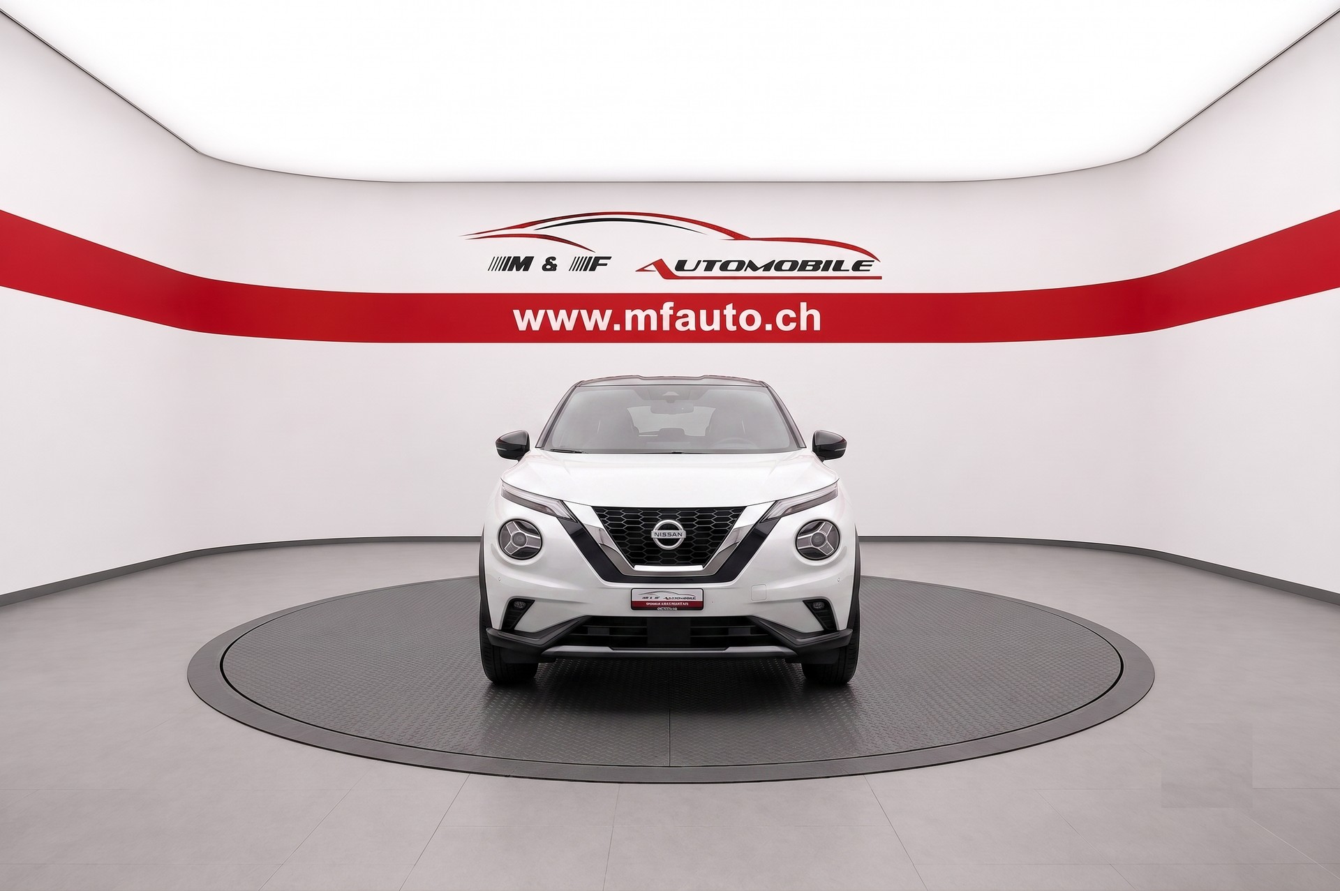 NISSAN Juke 1.0 DIG-T Tekna CH FAHRZEUG-image-3