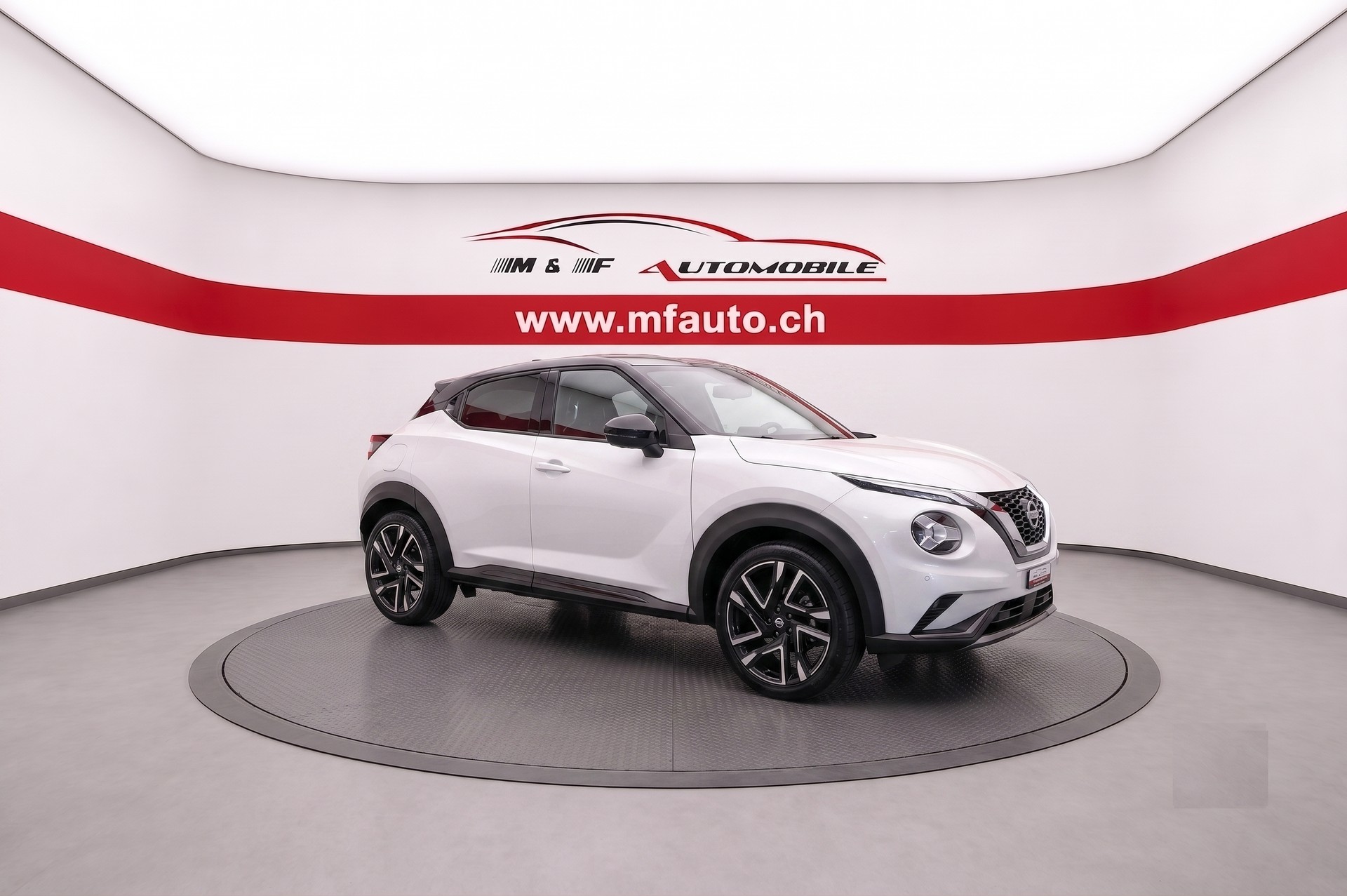 NISSAN Juke 1.0 DIG-T Tekna CH FAHRZEUG-image-2