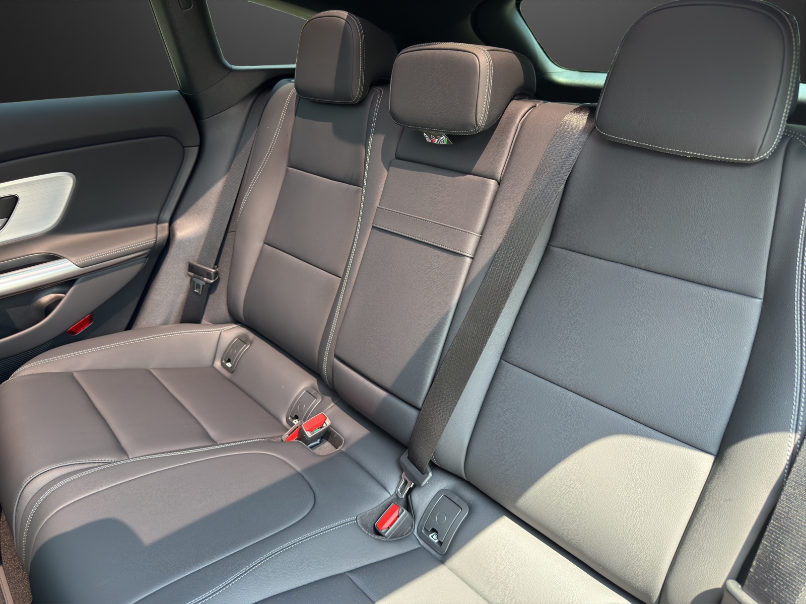 MERCEDES-BENZ CLA Shooting Brake 350 4Matic 85 kWh EQ-image-14