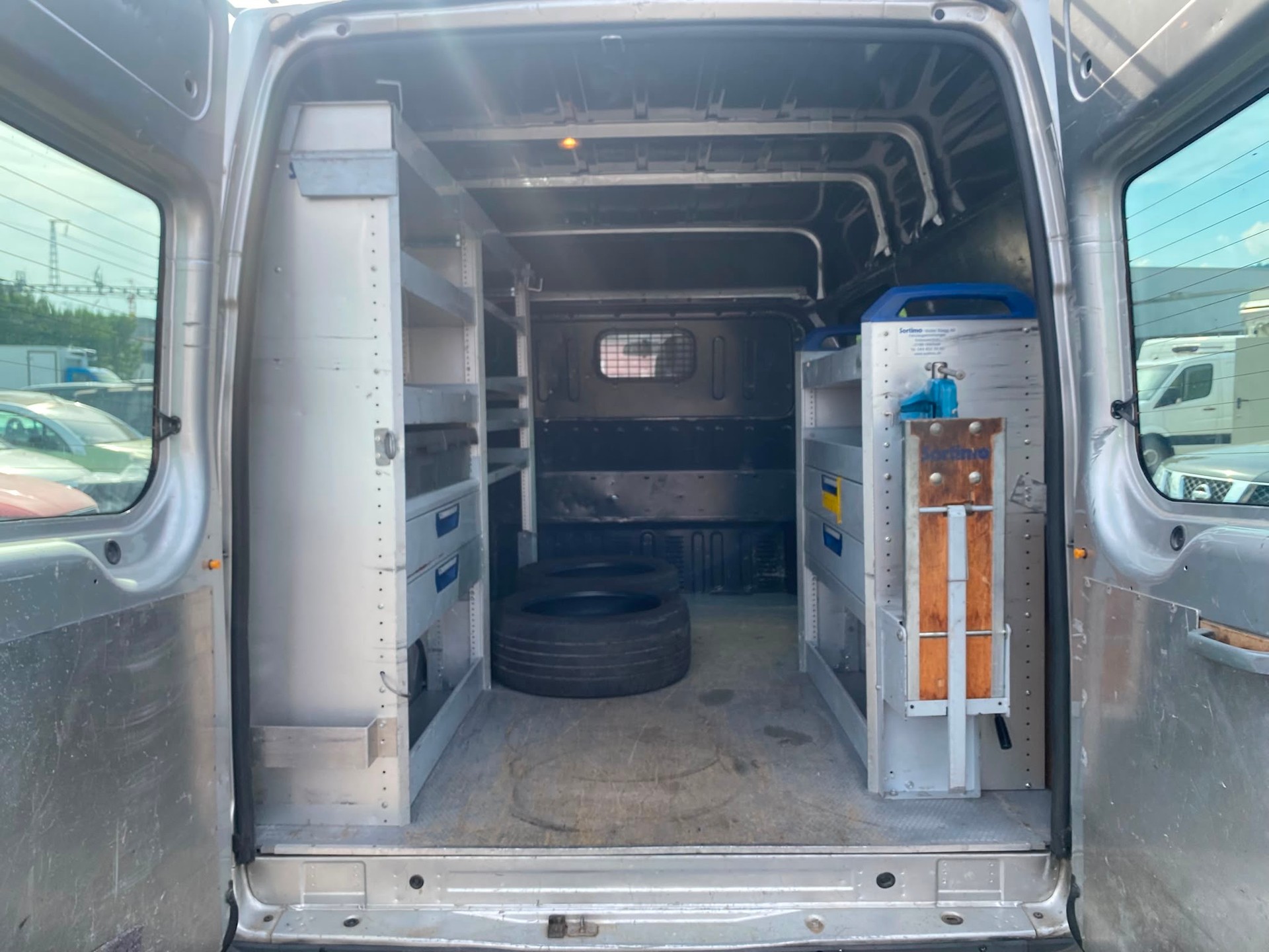 FORD Transit 2.4 TDCi 330 S-image-8