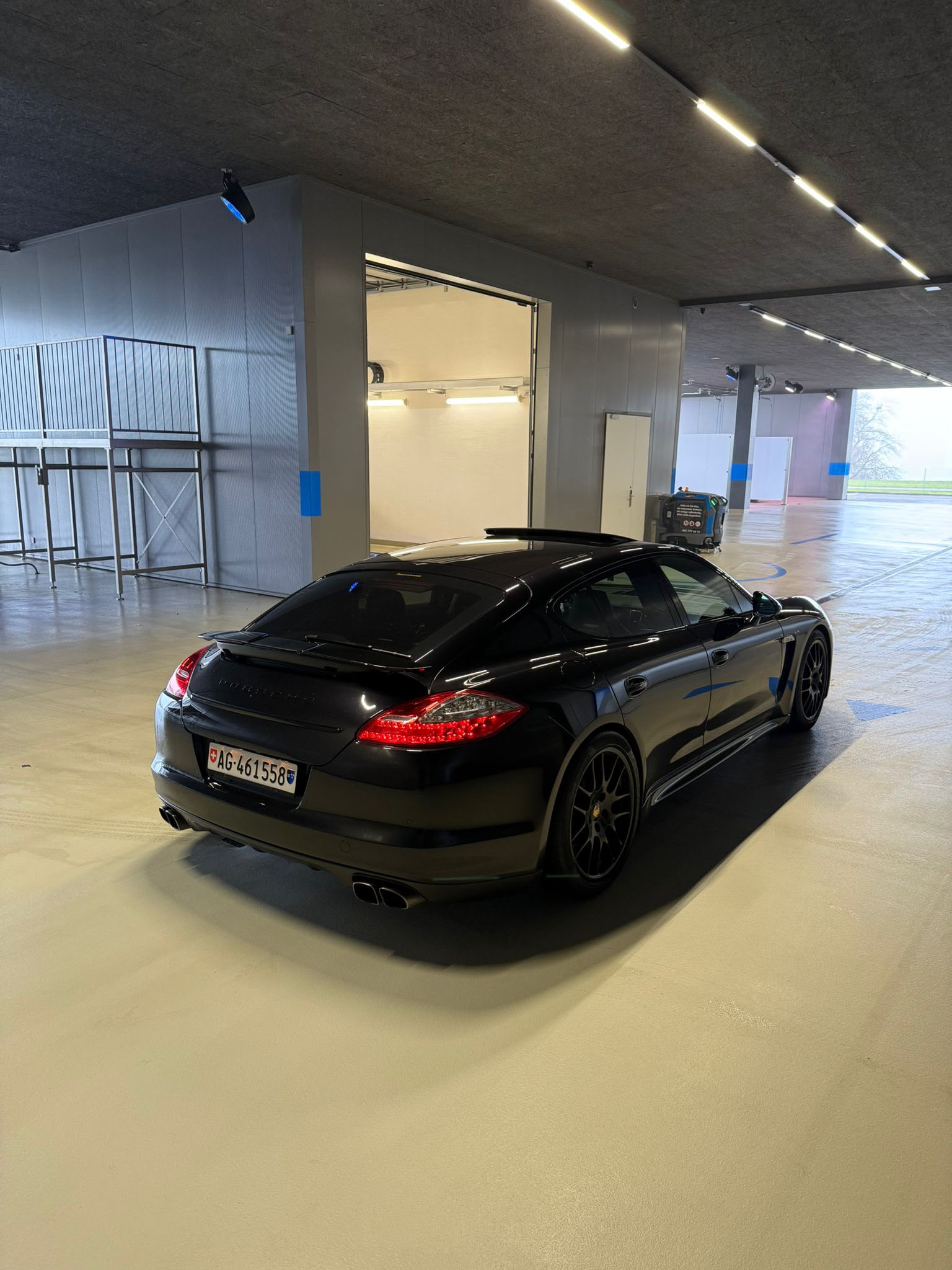 PORSCHE Turbo S-image-3