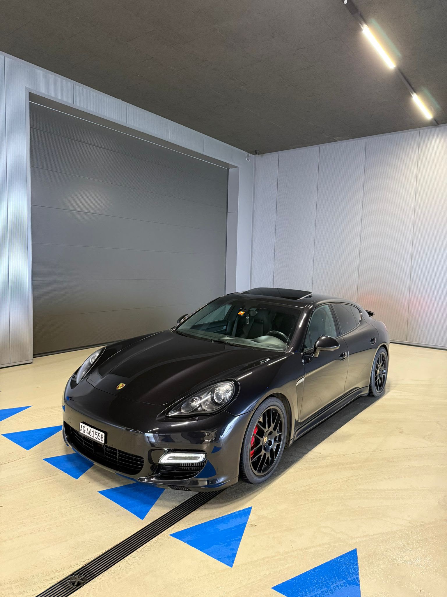 PORSCHE Turbo S-image-0