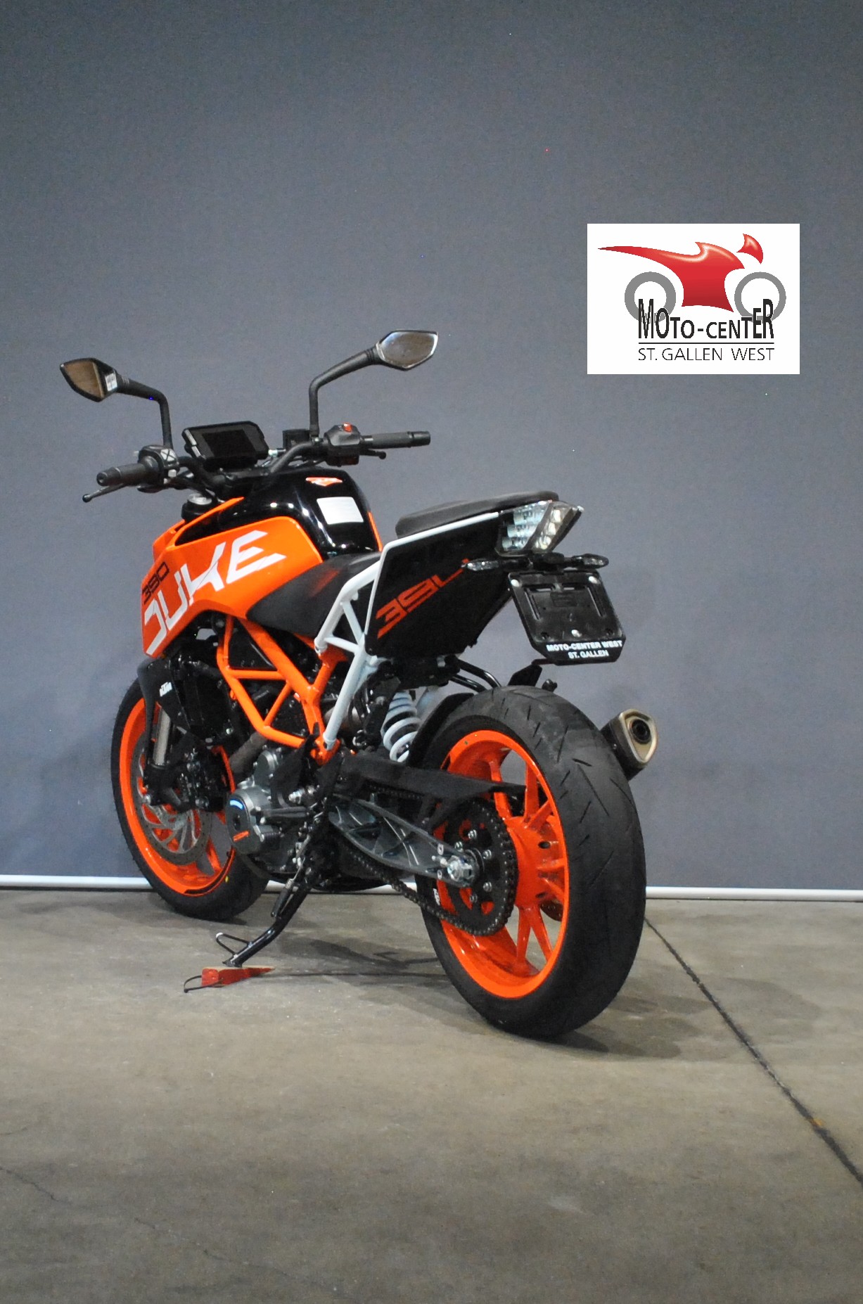 KTM 390 Duke ABS-showroom-element-3