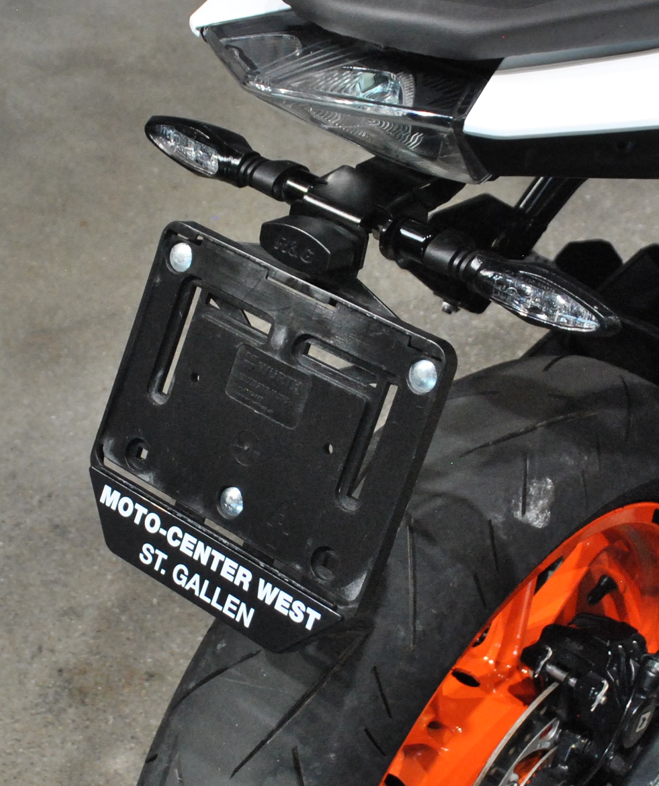 KTM 390 Duke ABS-image-6