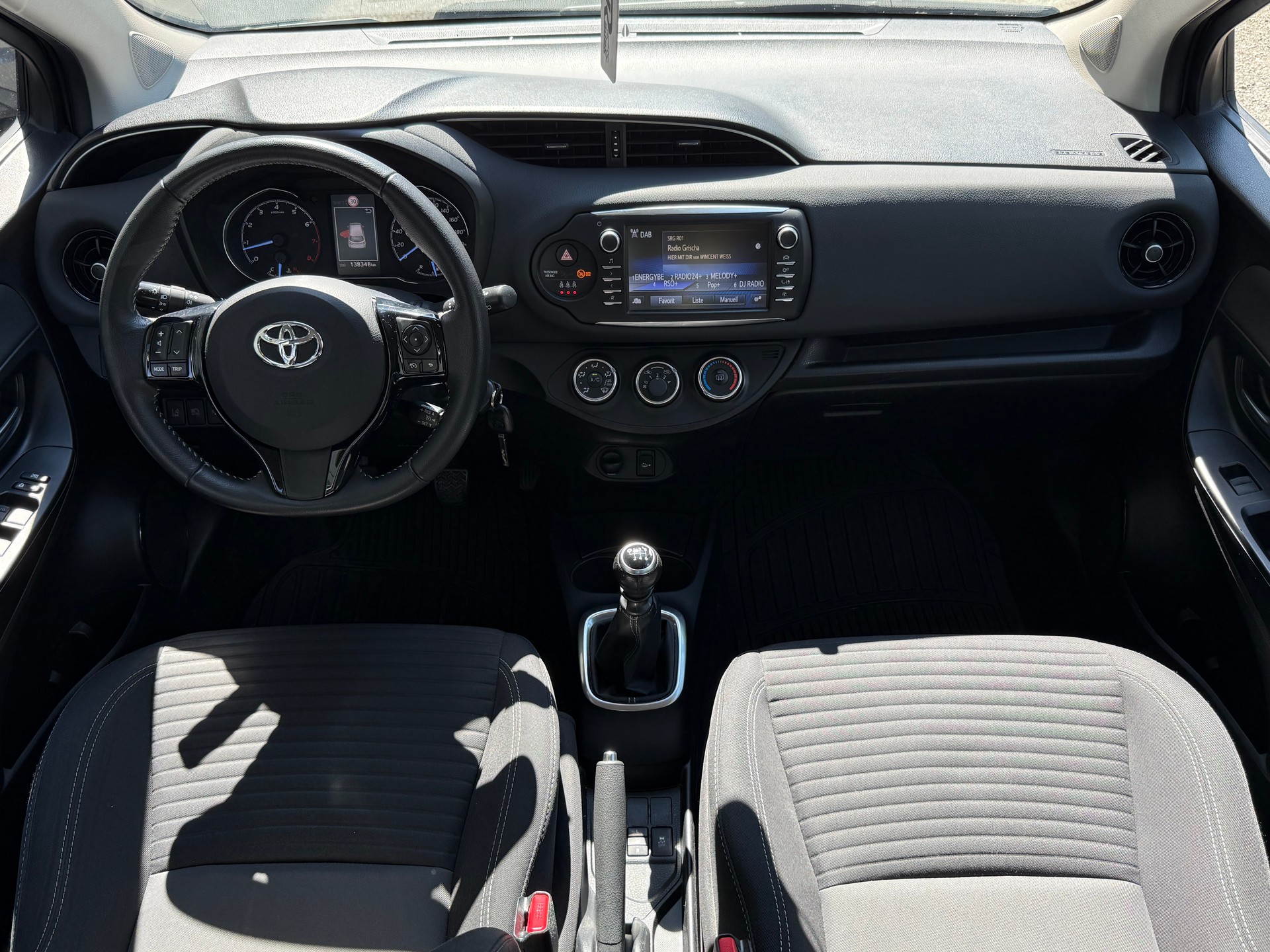 TOYOTA Yaris 1.5 Style-image-10