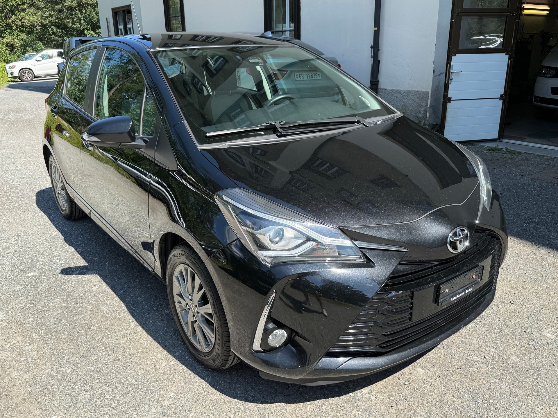TOYOTA Yaris 1.5 Style-image-2