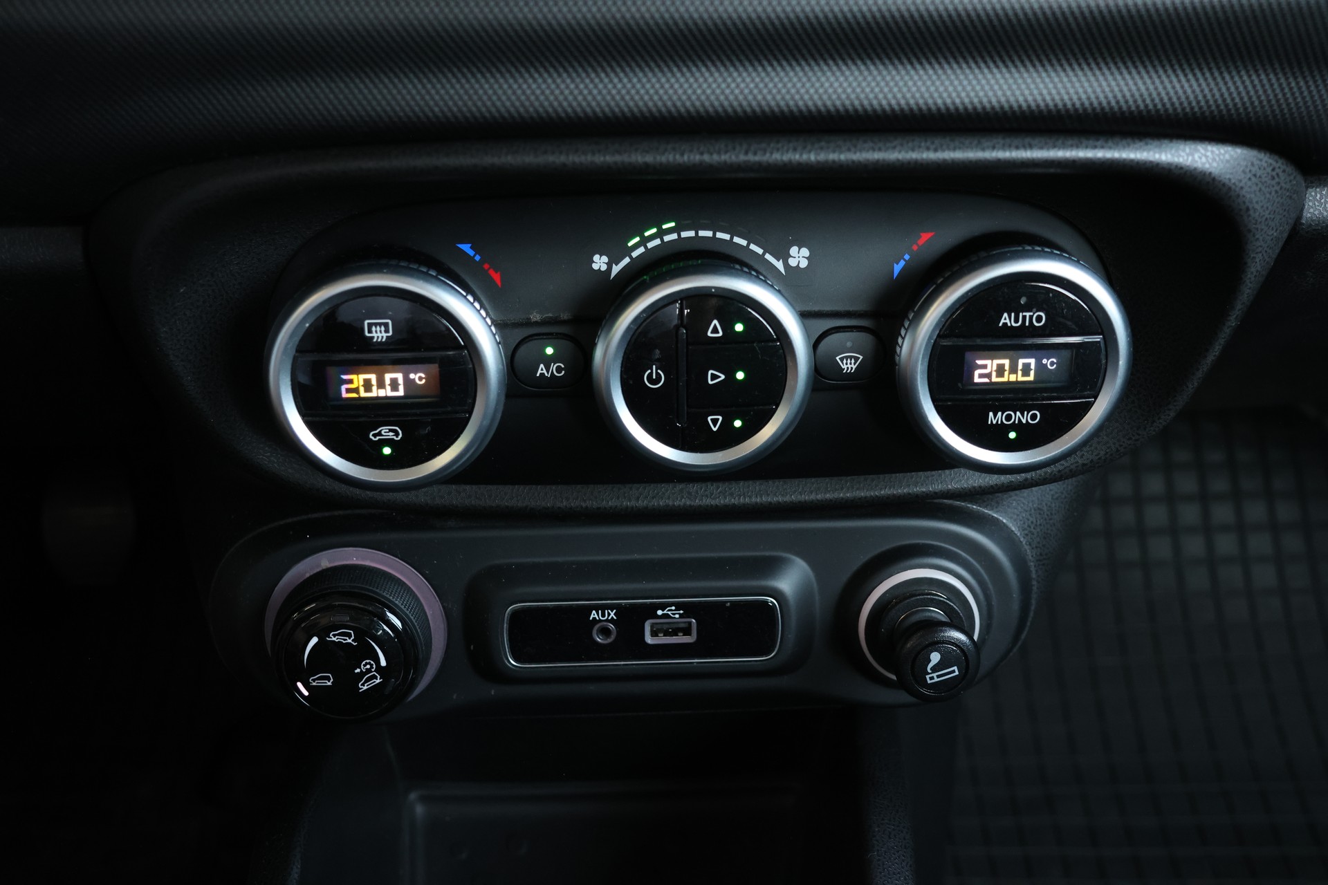 FIAT 500L 1.4 TB 16V Cross-image-15
